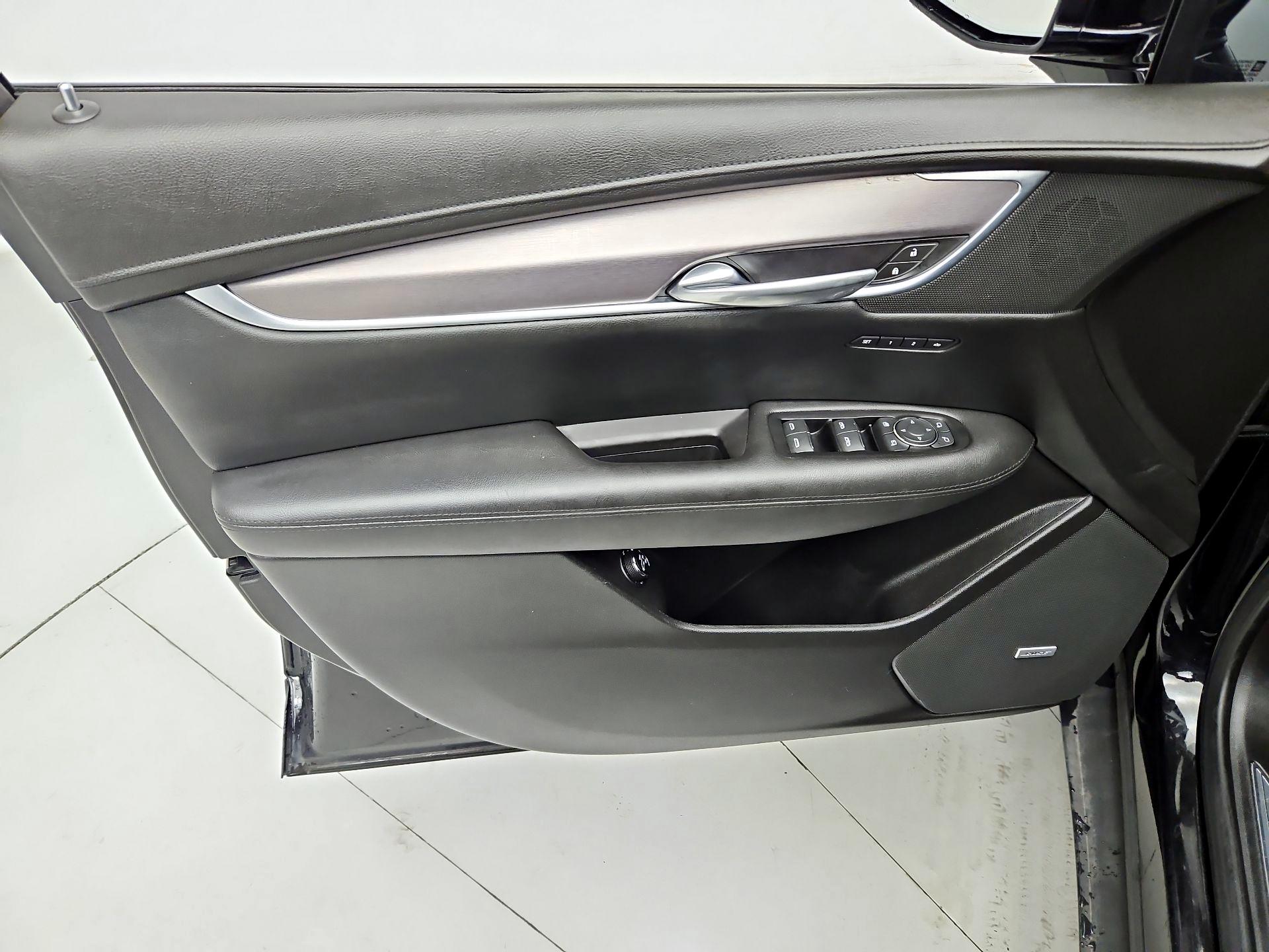 Thumbnail: 2018 Cadillac XT5 - 12