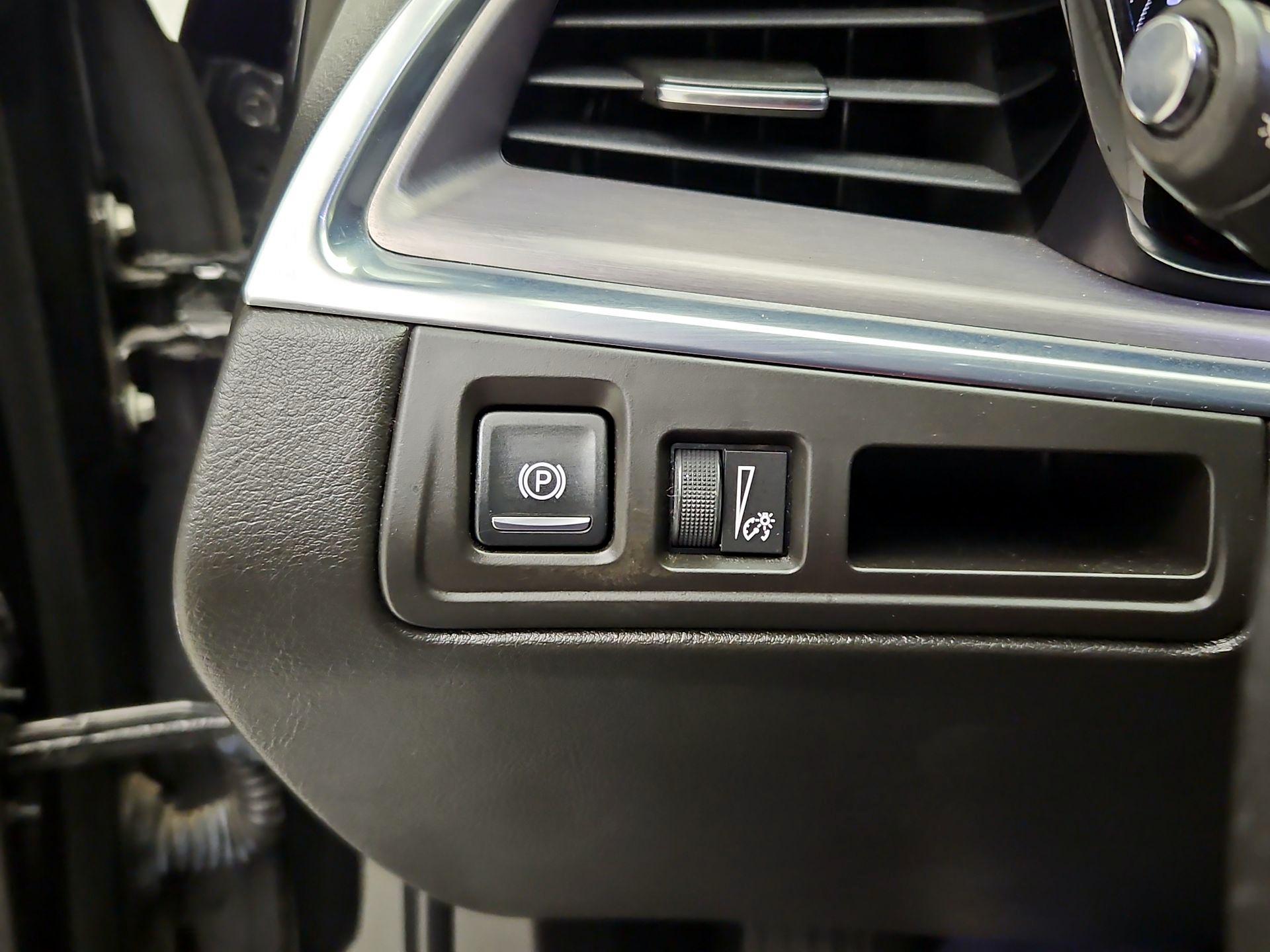 Thumbnail: 2018 Cadillac XT5 - 13