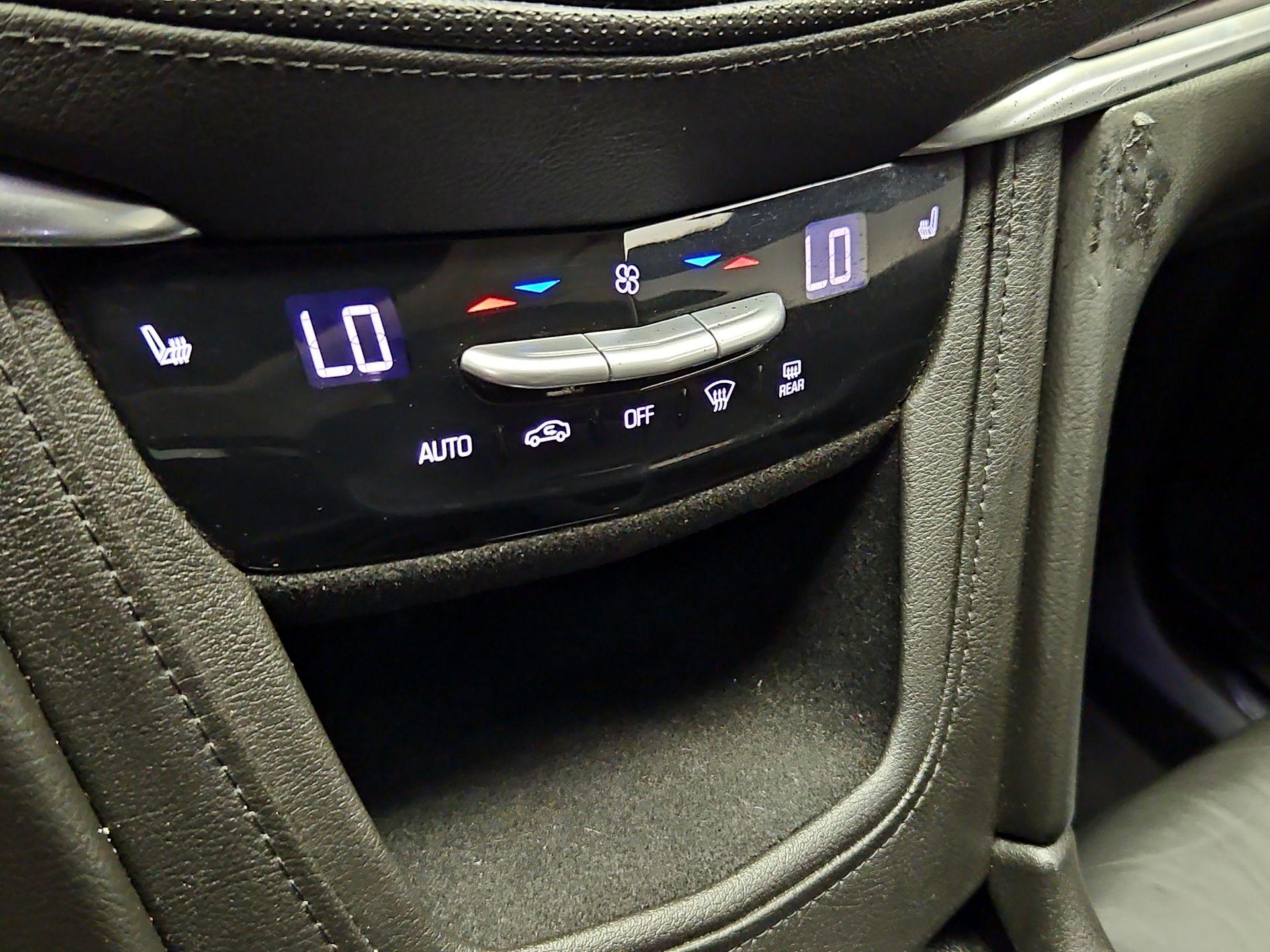 Thumbnail: 2018 Cadillac XT5 - 16