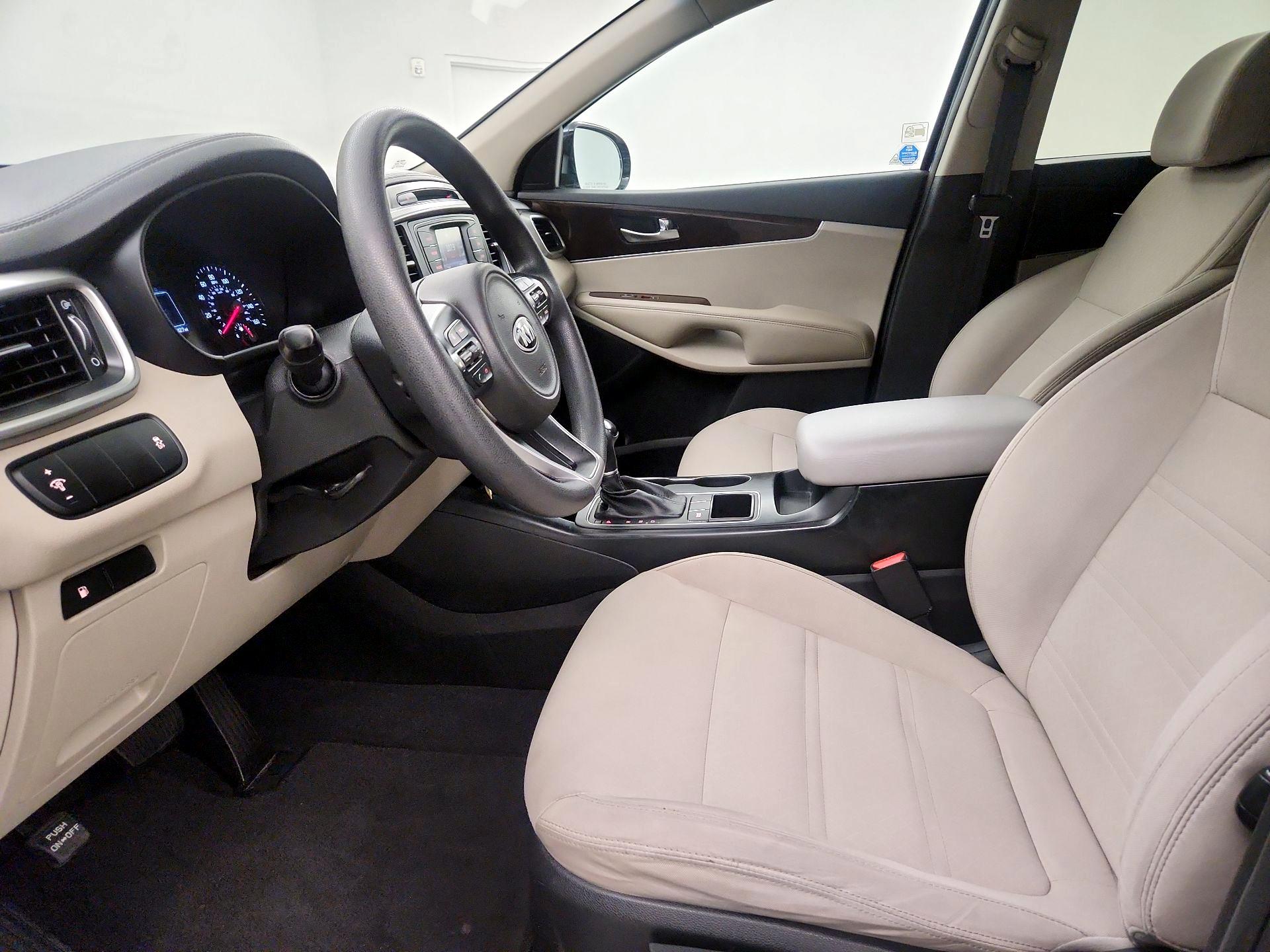 Thumbnail: 2017 Kia Sorento - 11