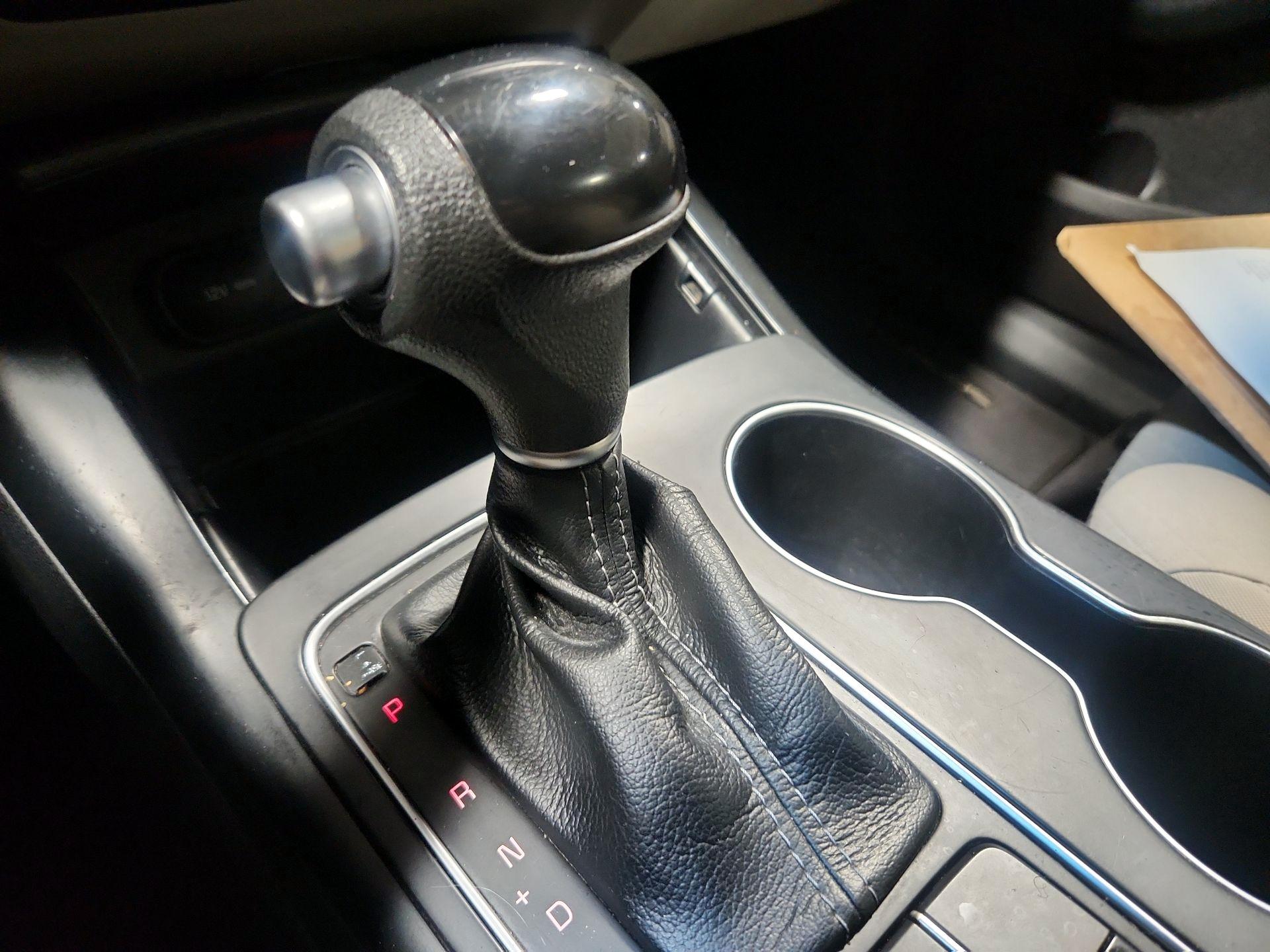 Thumbnail: 2017 Kia Sorento - 15