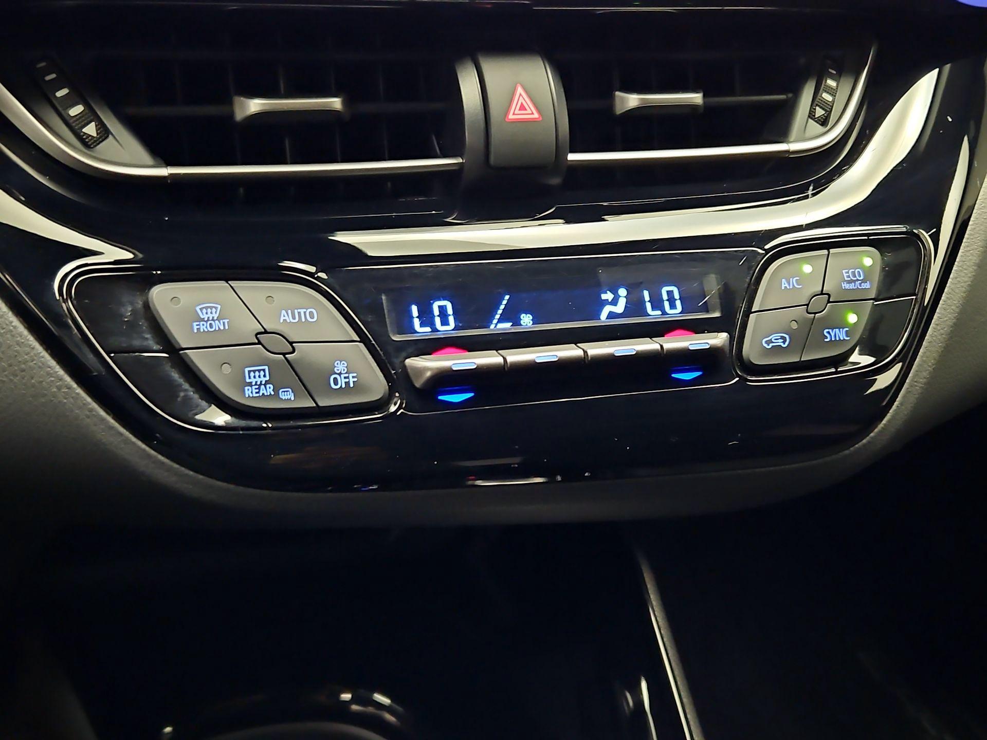 Thumbnail: 2022 Toyota C-HR - 16