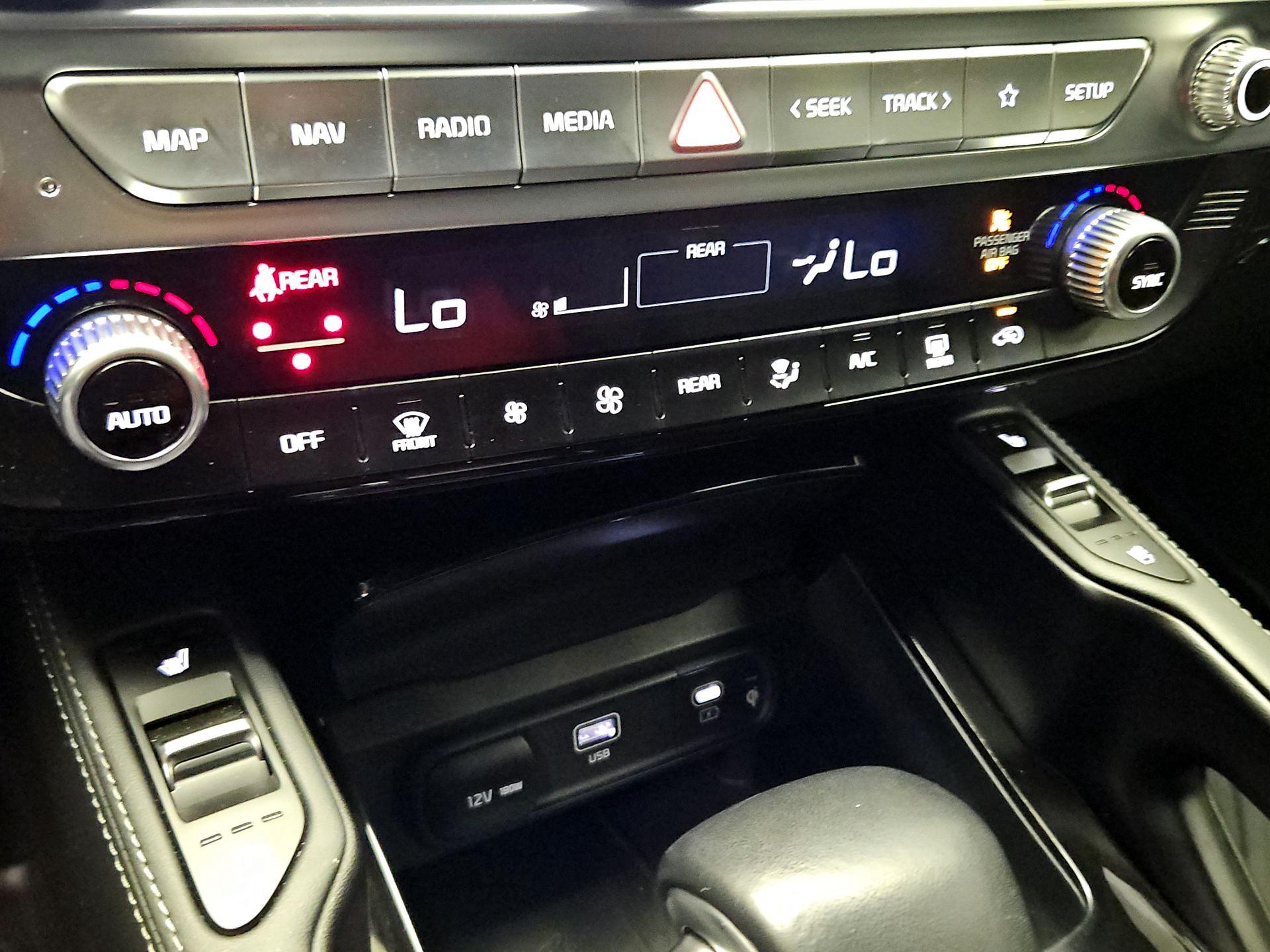 Thumbnail: 2024 Kia Telluride - 17