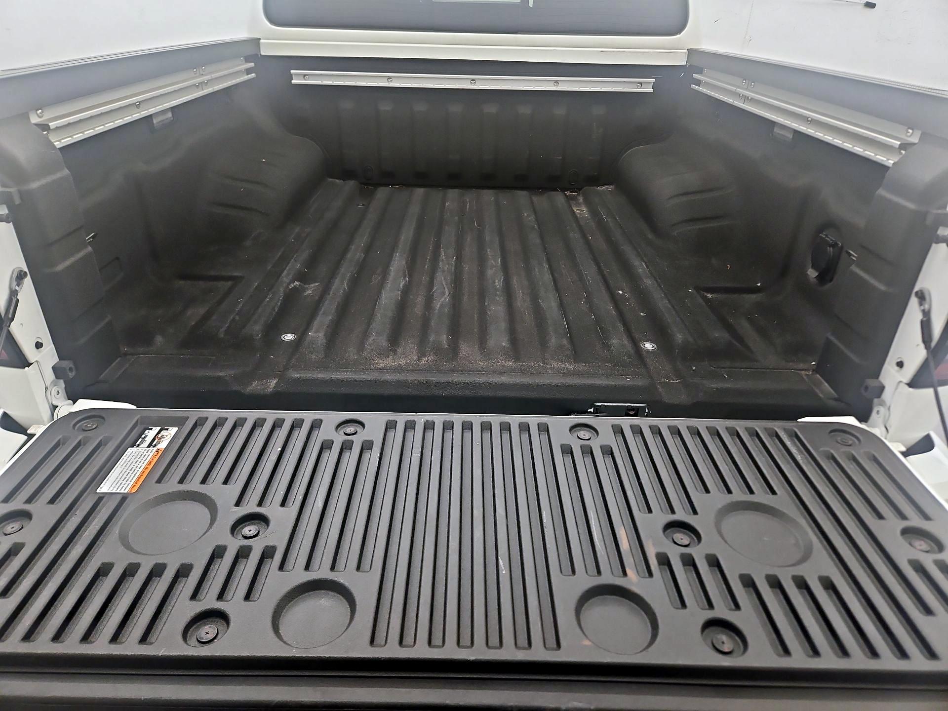 Thumbnail: 2025 Nissan Frontier - 19