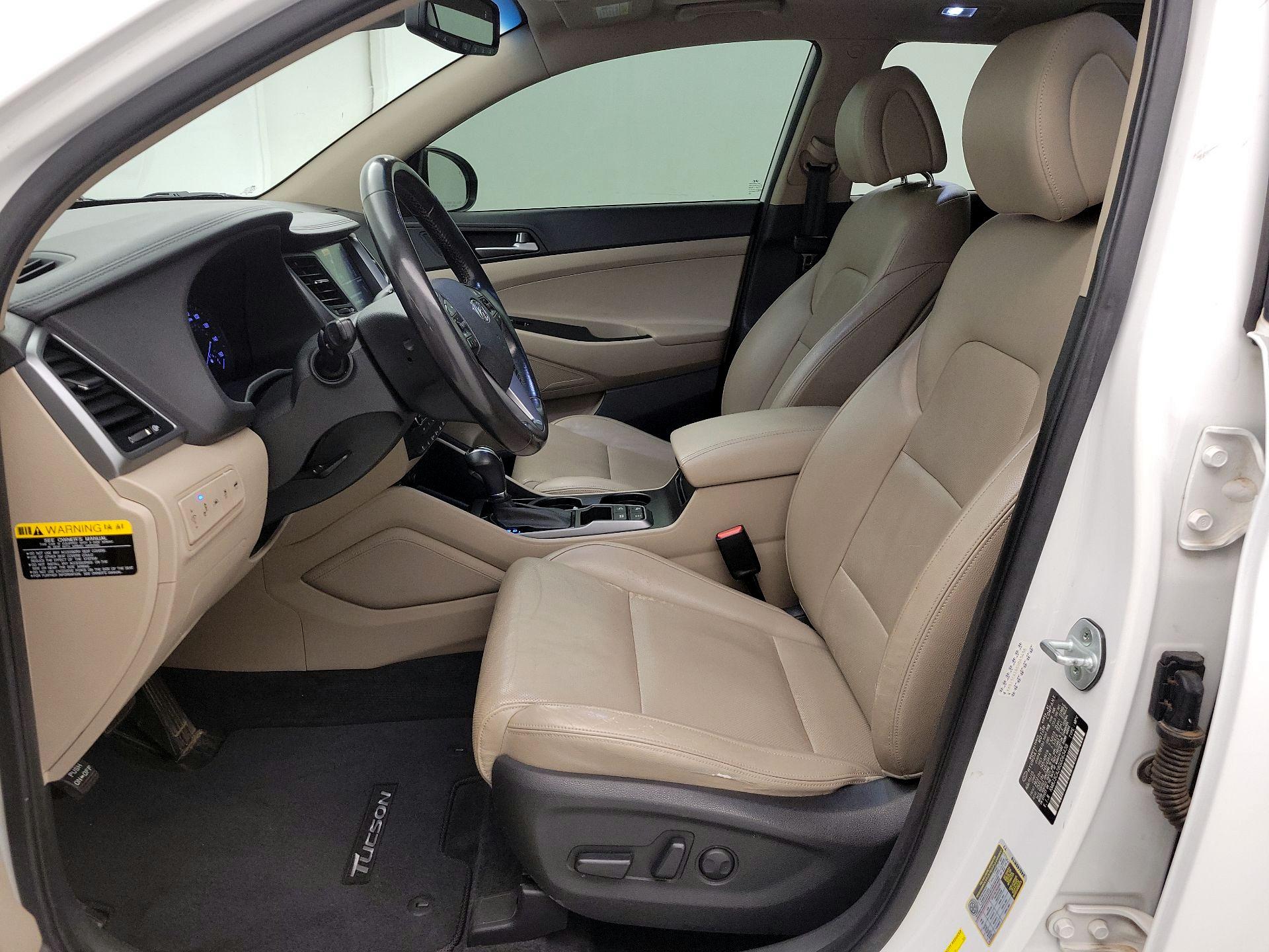 Thumbnail: 2016 Hyundai Tucson - 11