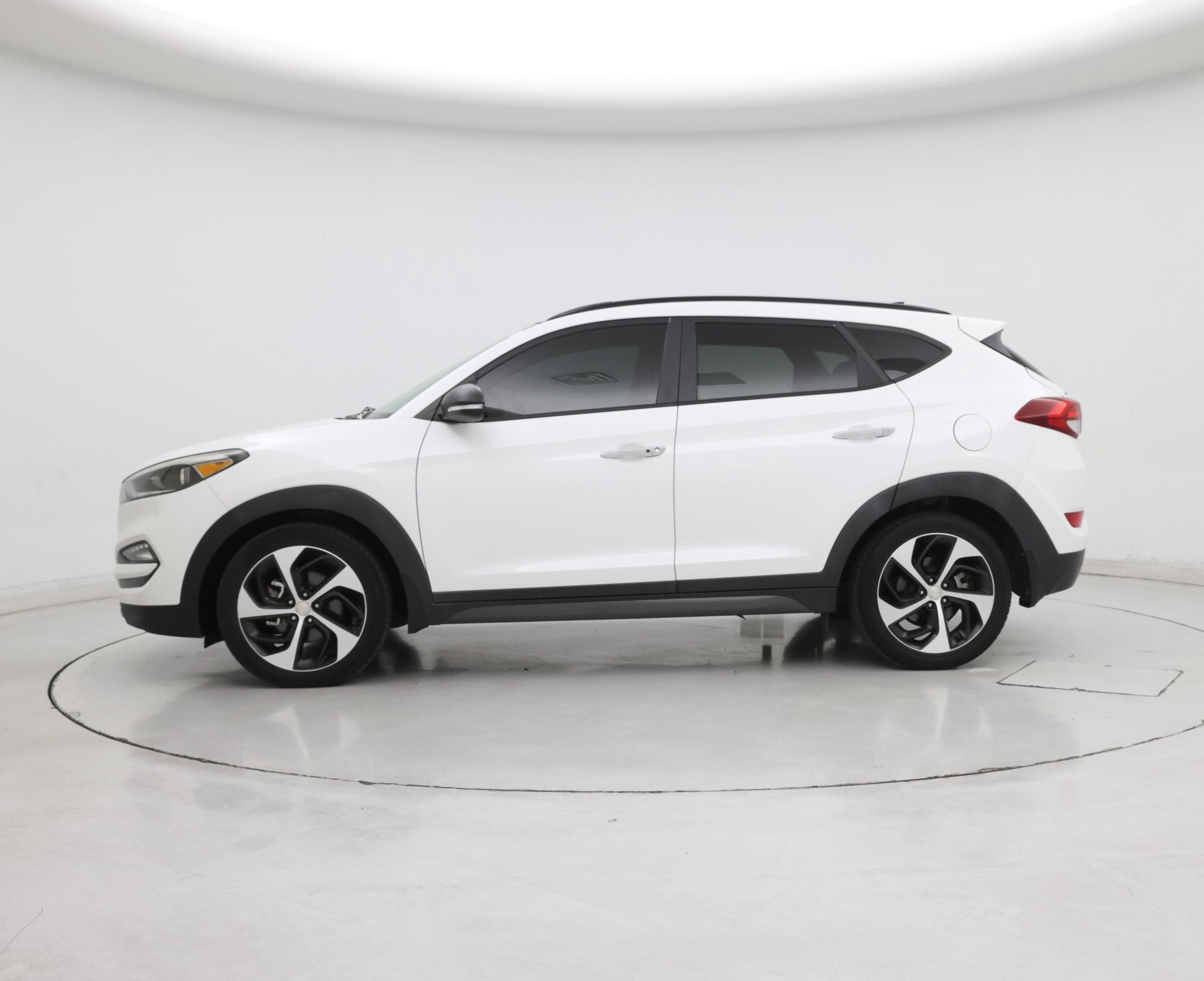 Thumbnail: 2016 Hyundai Tucson - 3