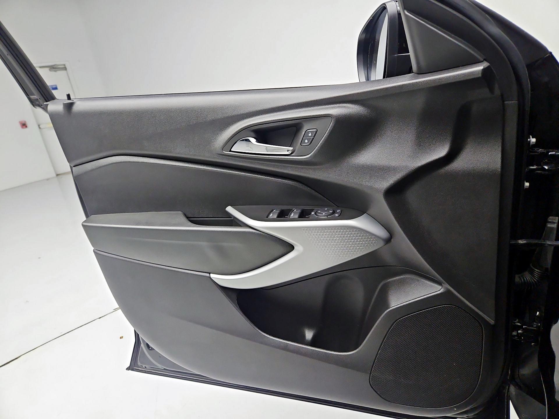 Thumbnail: 2025 Chevrolet Trax - 12