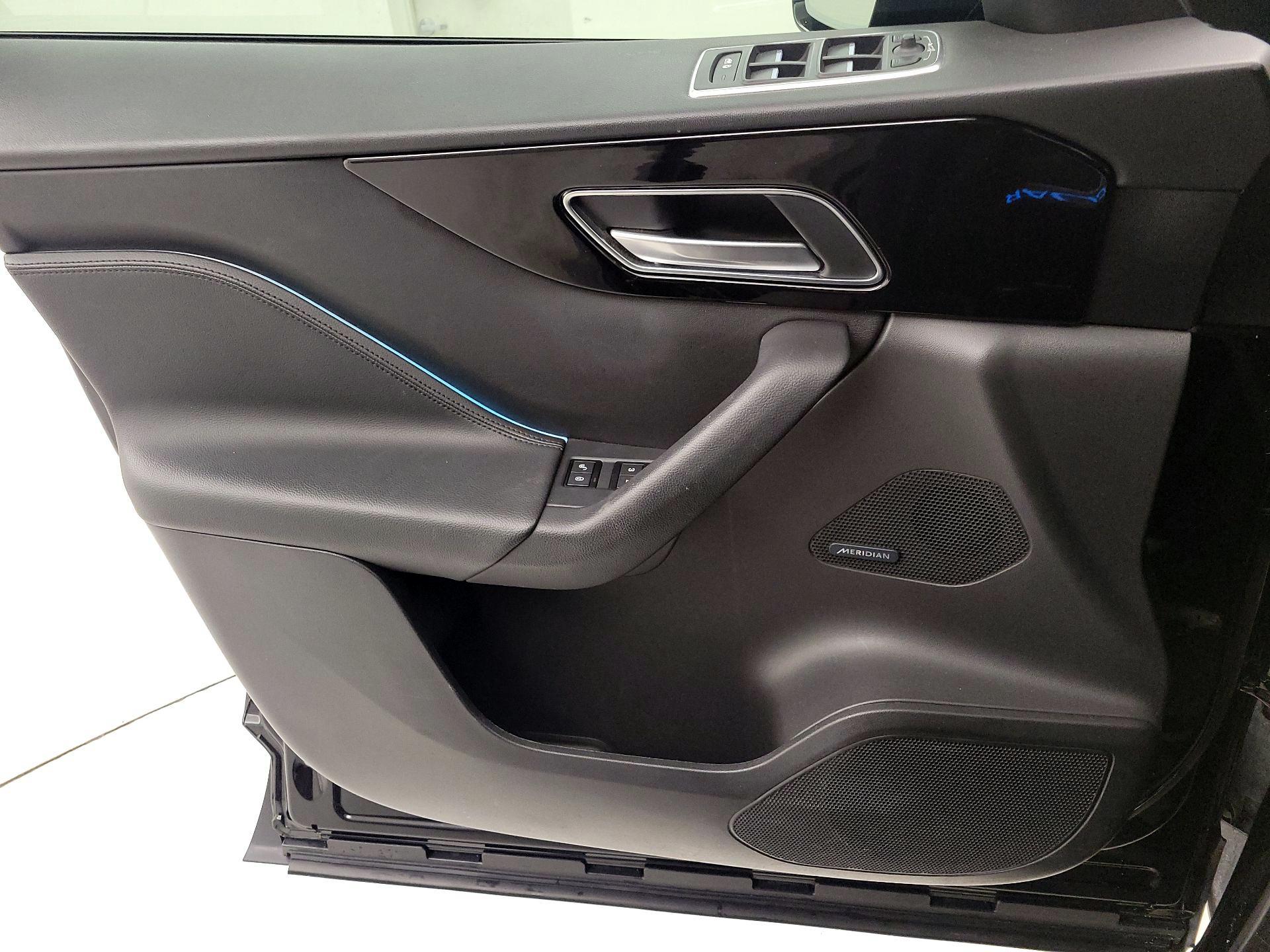 Thumbnail: 2020 Jaguar F-Pace - 10