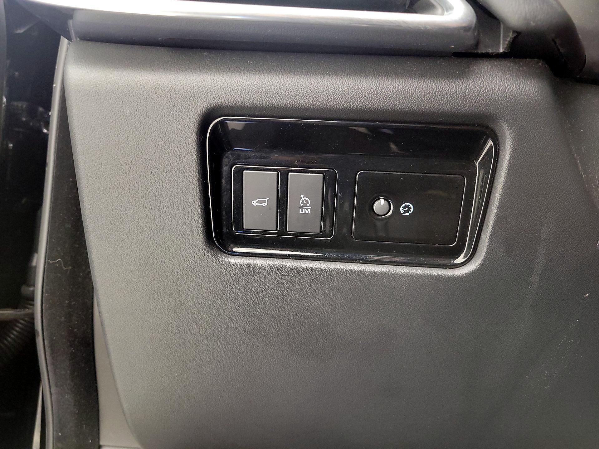 Thumbnail: 2020 Jaguar F-Pace - 11