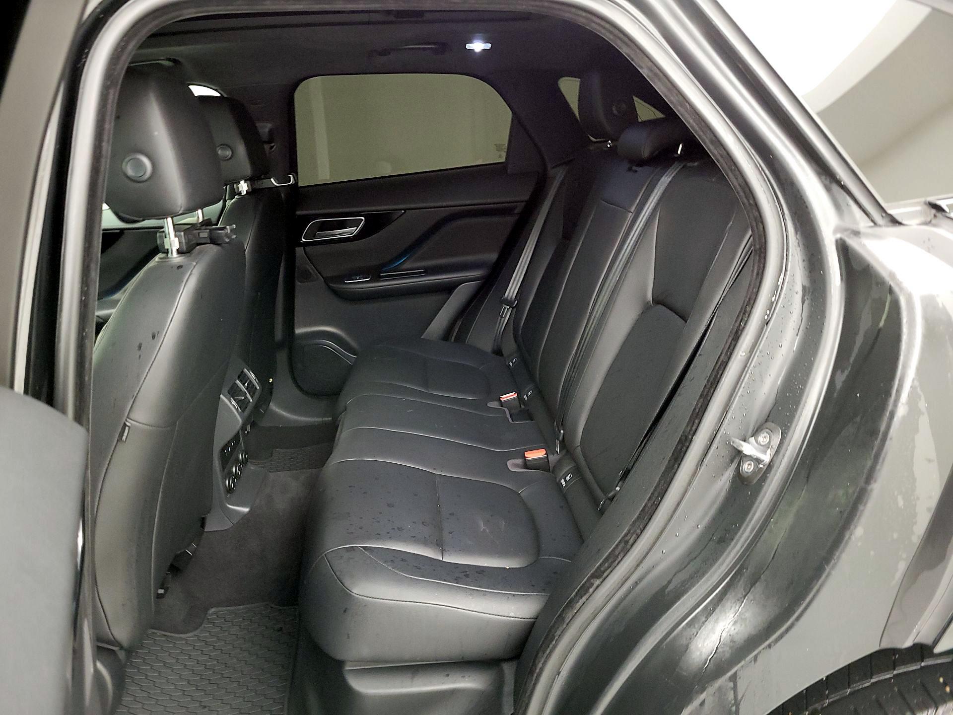 Thumbnail: 2020 Jaguar F-Pace - 19