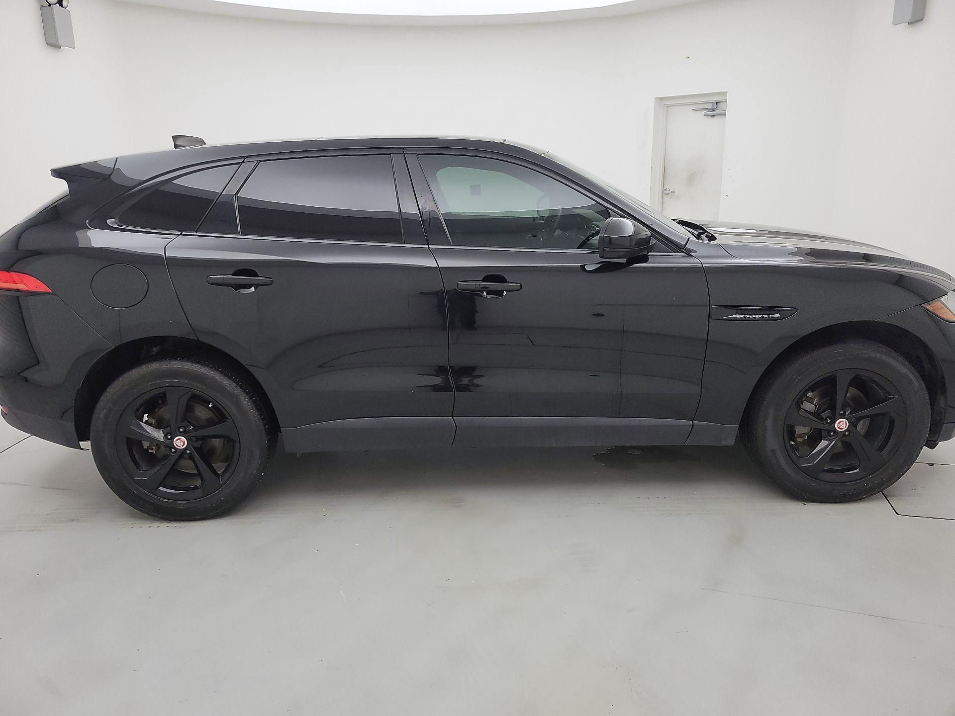 Thumbnail: 2020 Jaguar F-Pace - 4