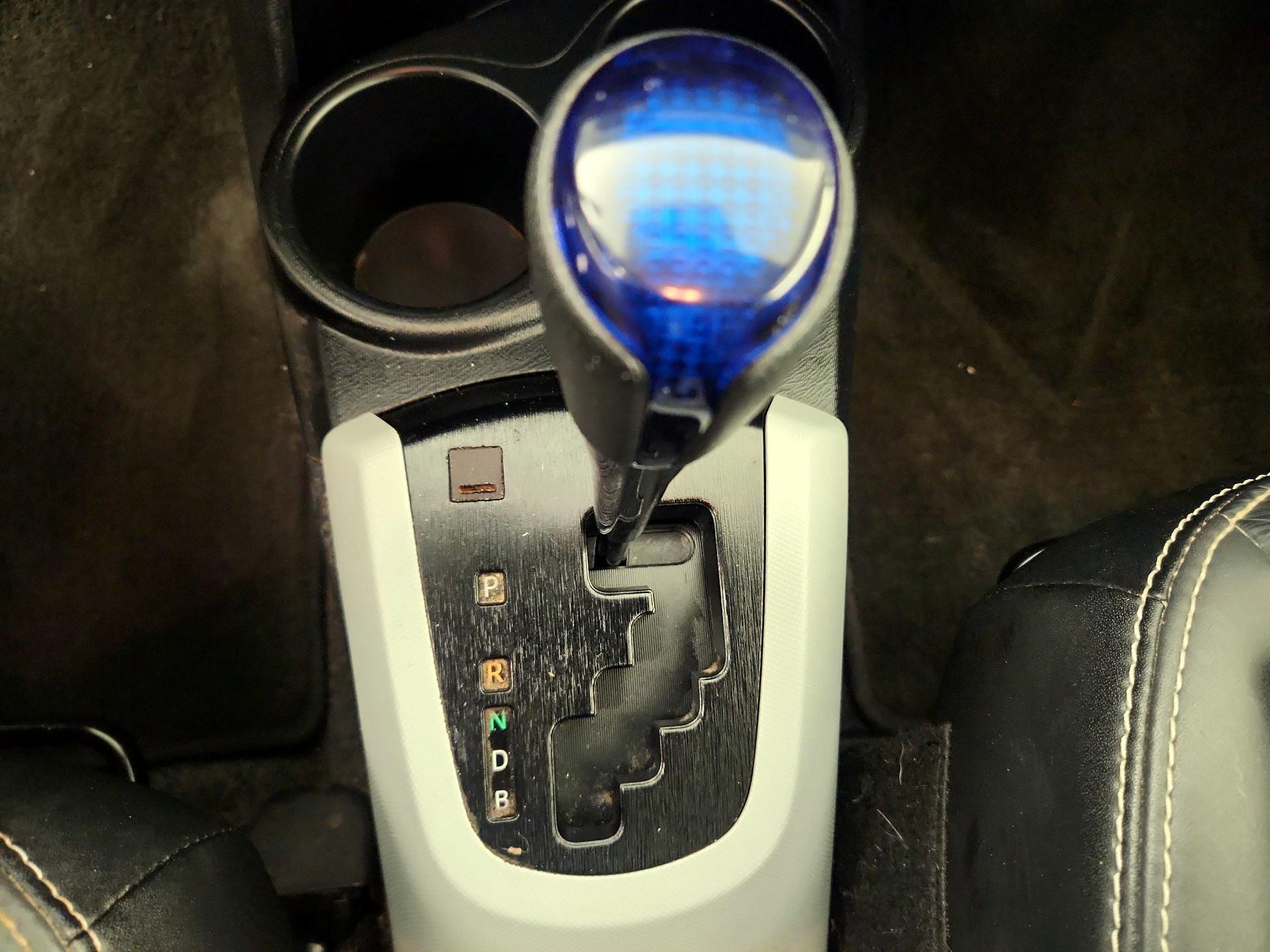 Thumbnail: 2014 Toyota Prius c - 16