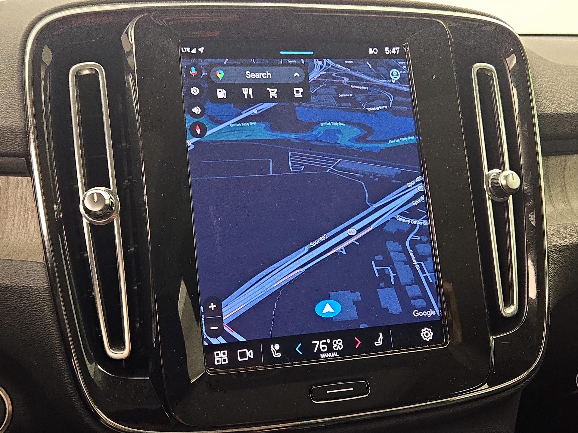 Thumbnail: 2023 Volvo XC40 - 14