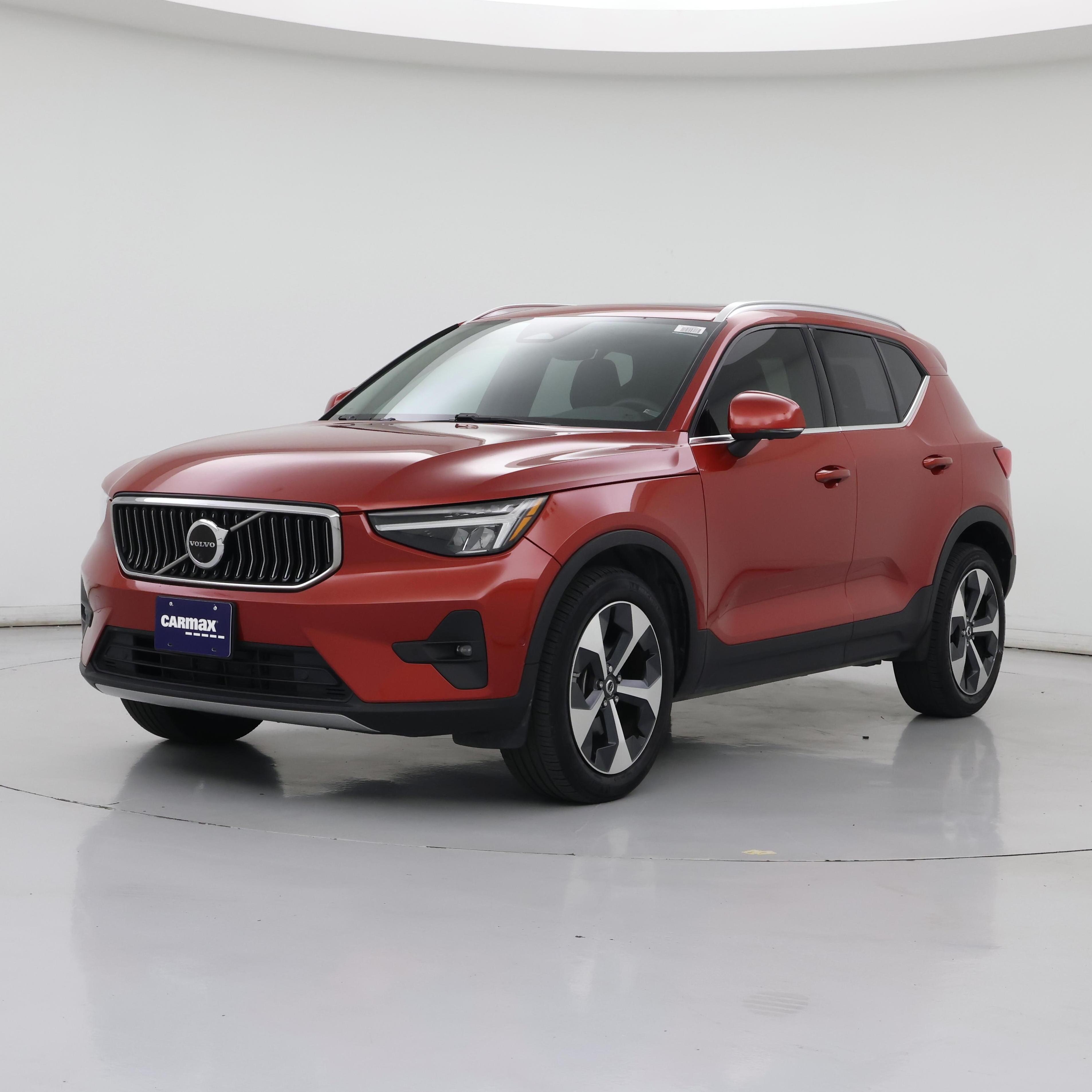 Thumbnail: 2023 Volvo XC40 - 4
