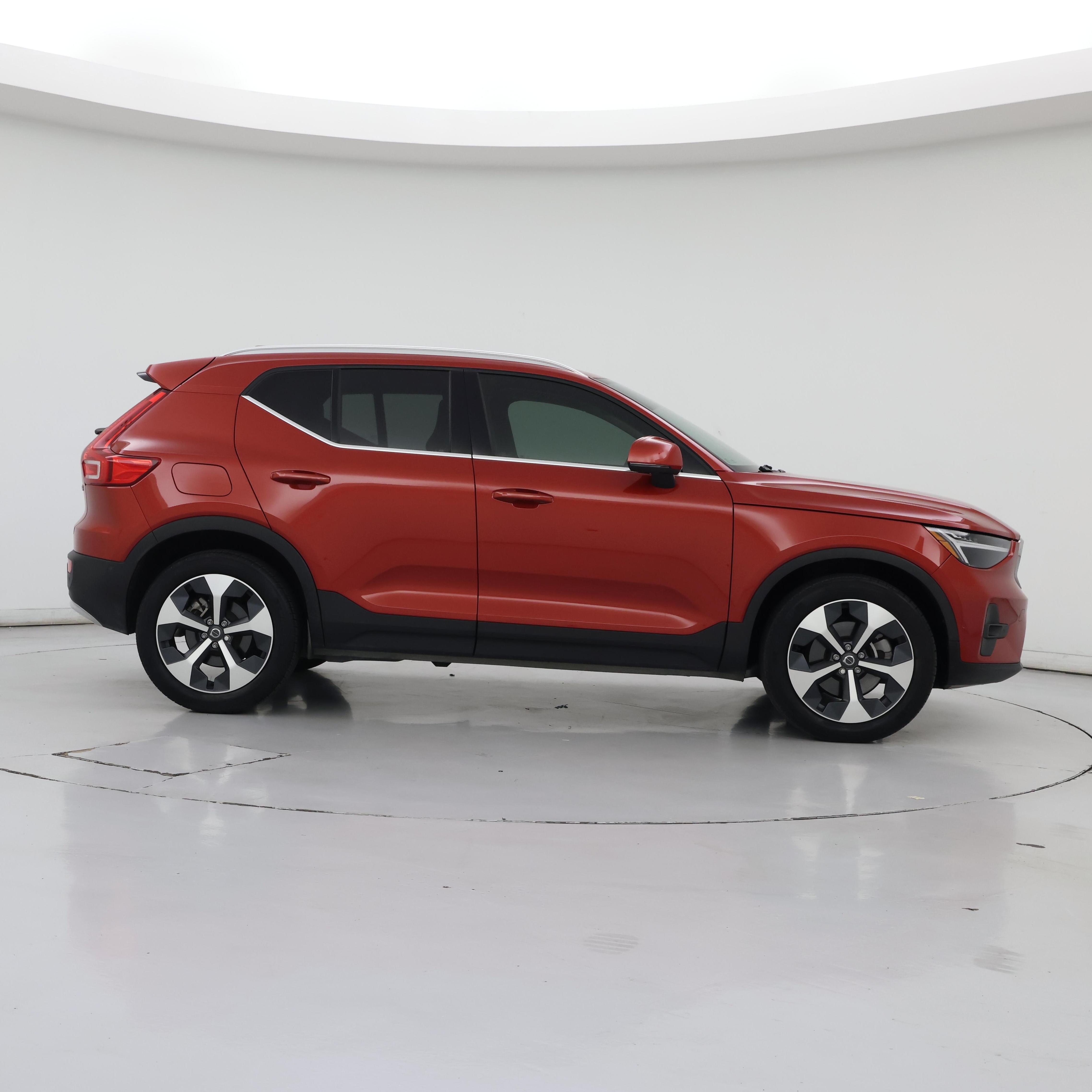 Thumbnail: 2023 Volvo XC40 - 7