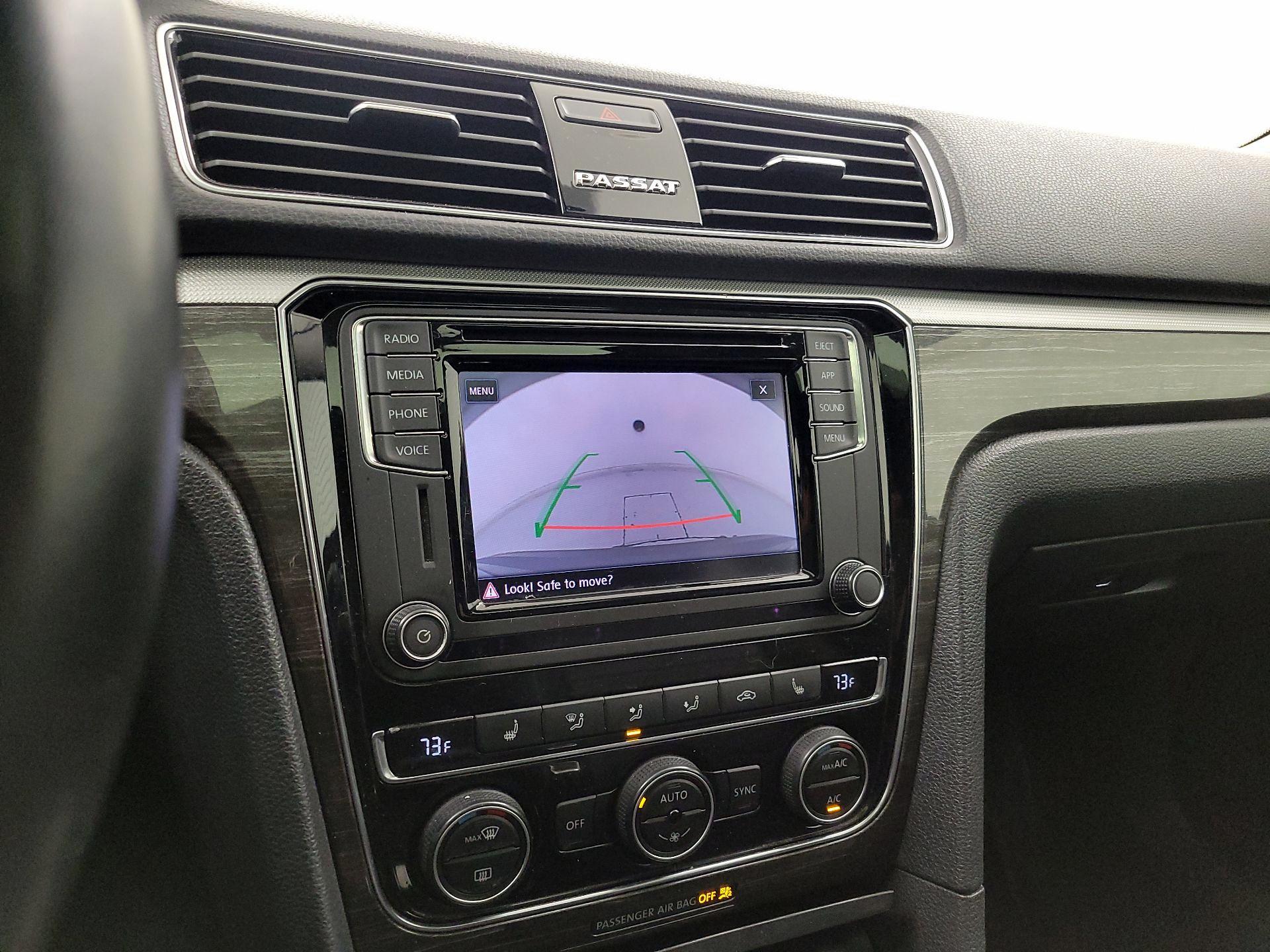 Thumbnail: 2018 Volkswagen Passat - 14