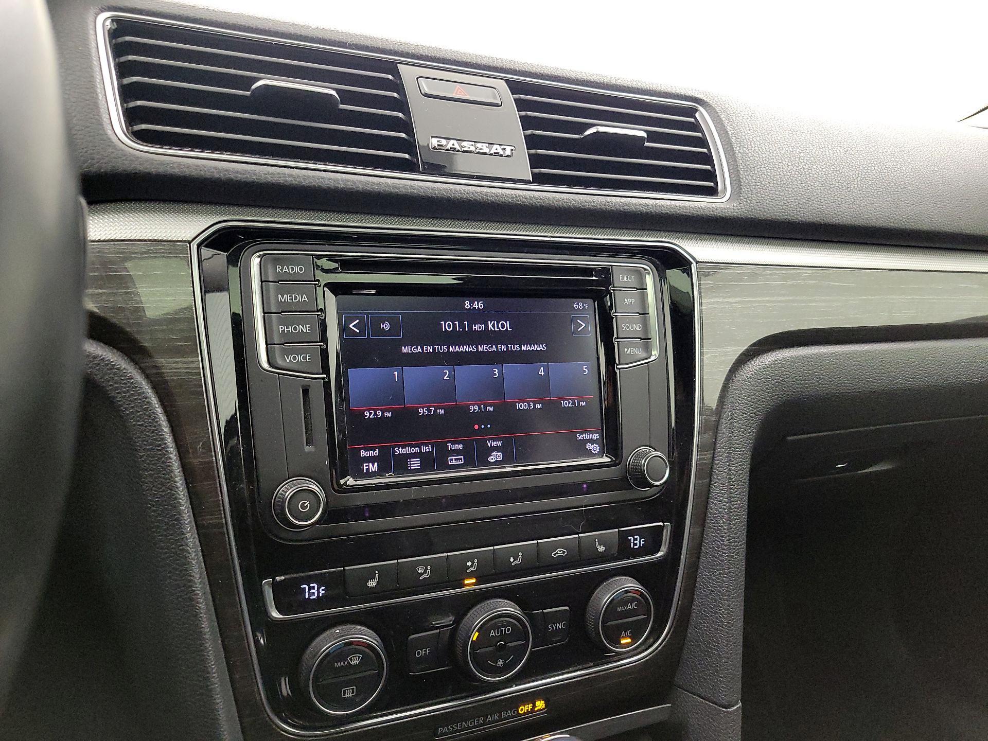 Thumbnail: 2018 Volkswagen Passat - 15