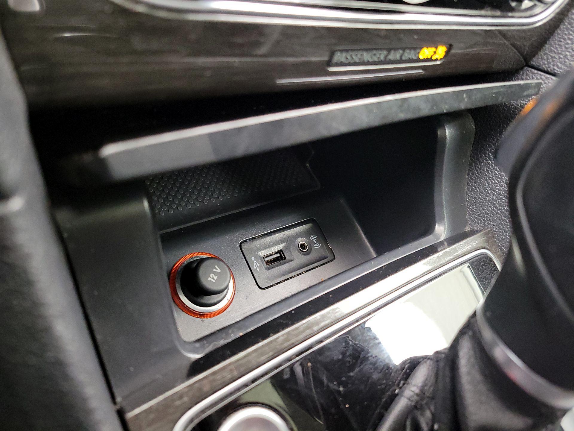 Thumbnail: 2018 Volkswagen Passat - 18