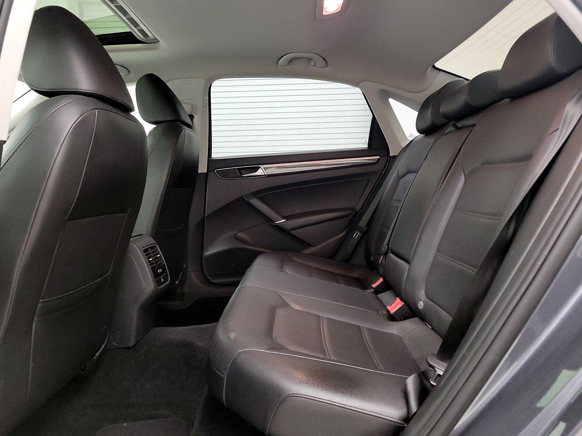 Thumbnail: 2018 Volkswagen Passat - 20