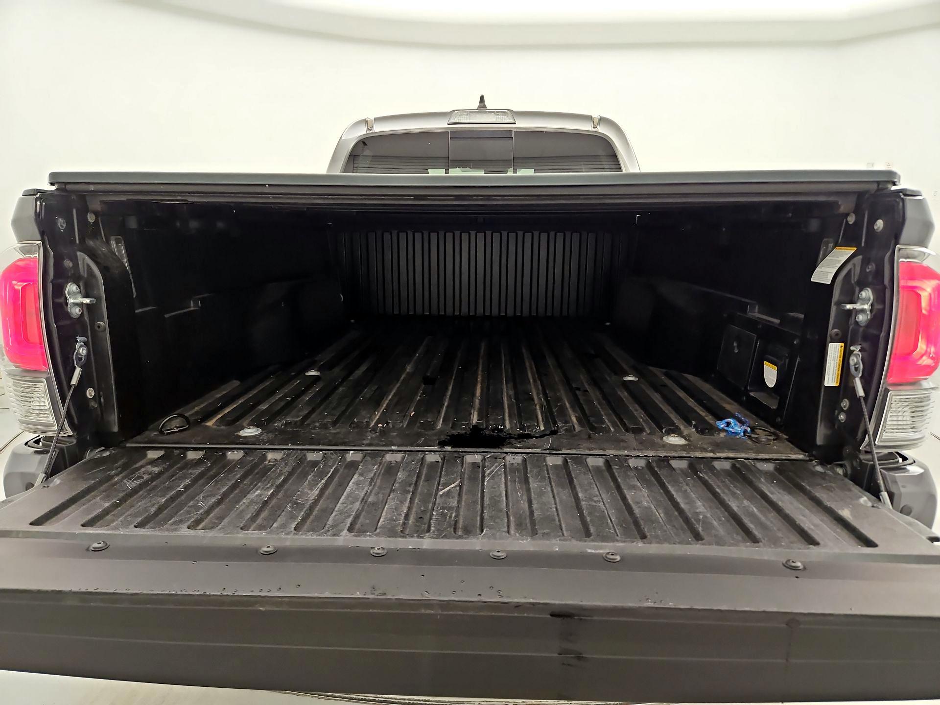 Thumbnail: 2021 Toyota Tacoma - 20