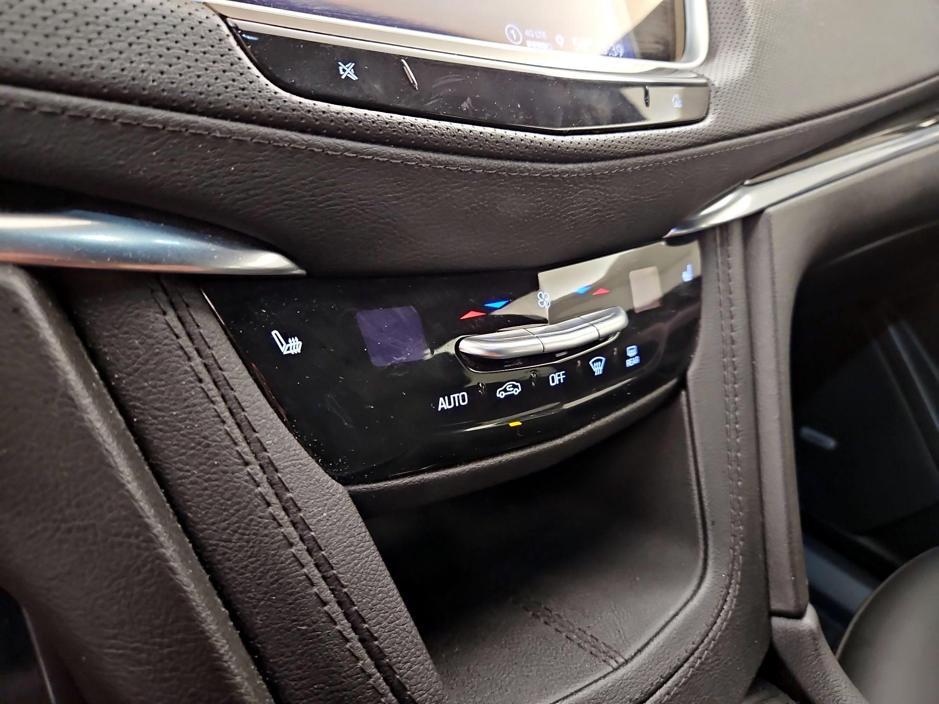 Thumbnail: 2024 Cadillac XT6 - 16