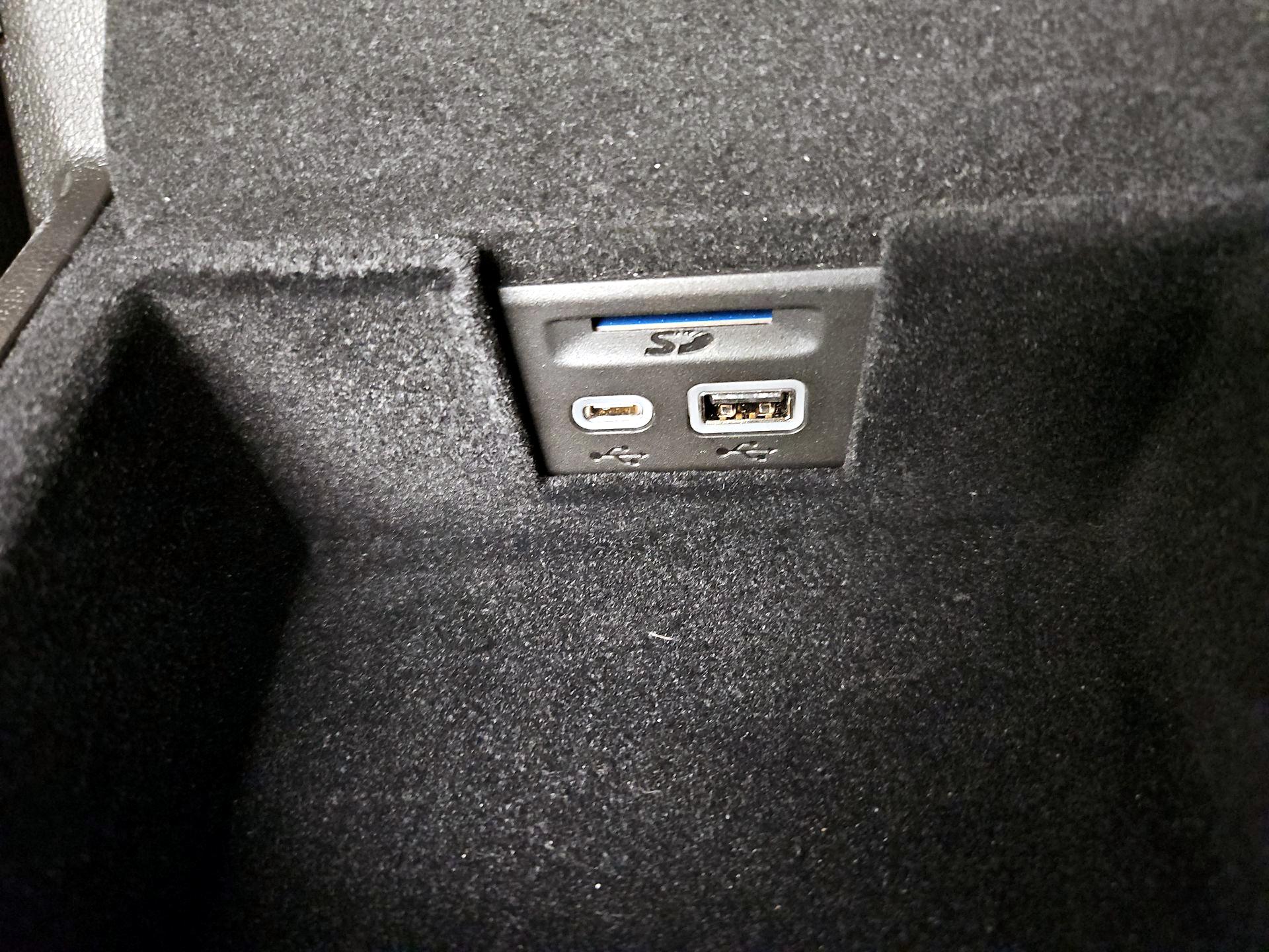 Thumbnail: 2024 Cadillac XT6 - 18