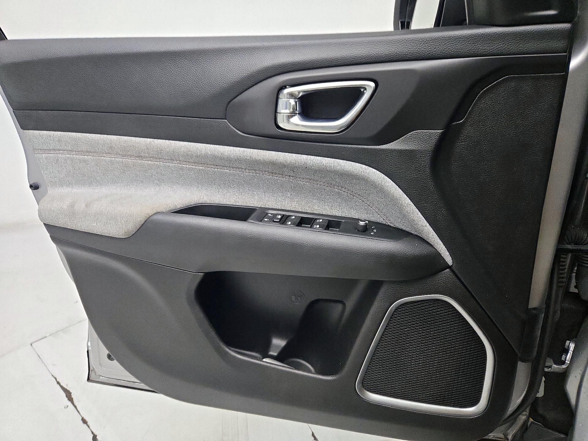 Thumbnail: 2022 Jeep Compass - 12