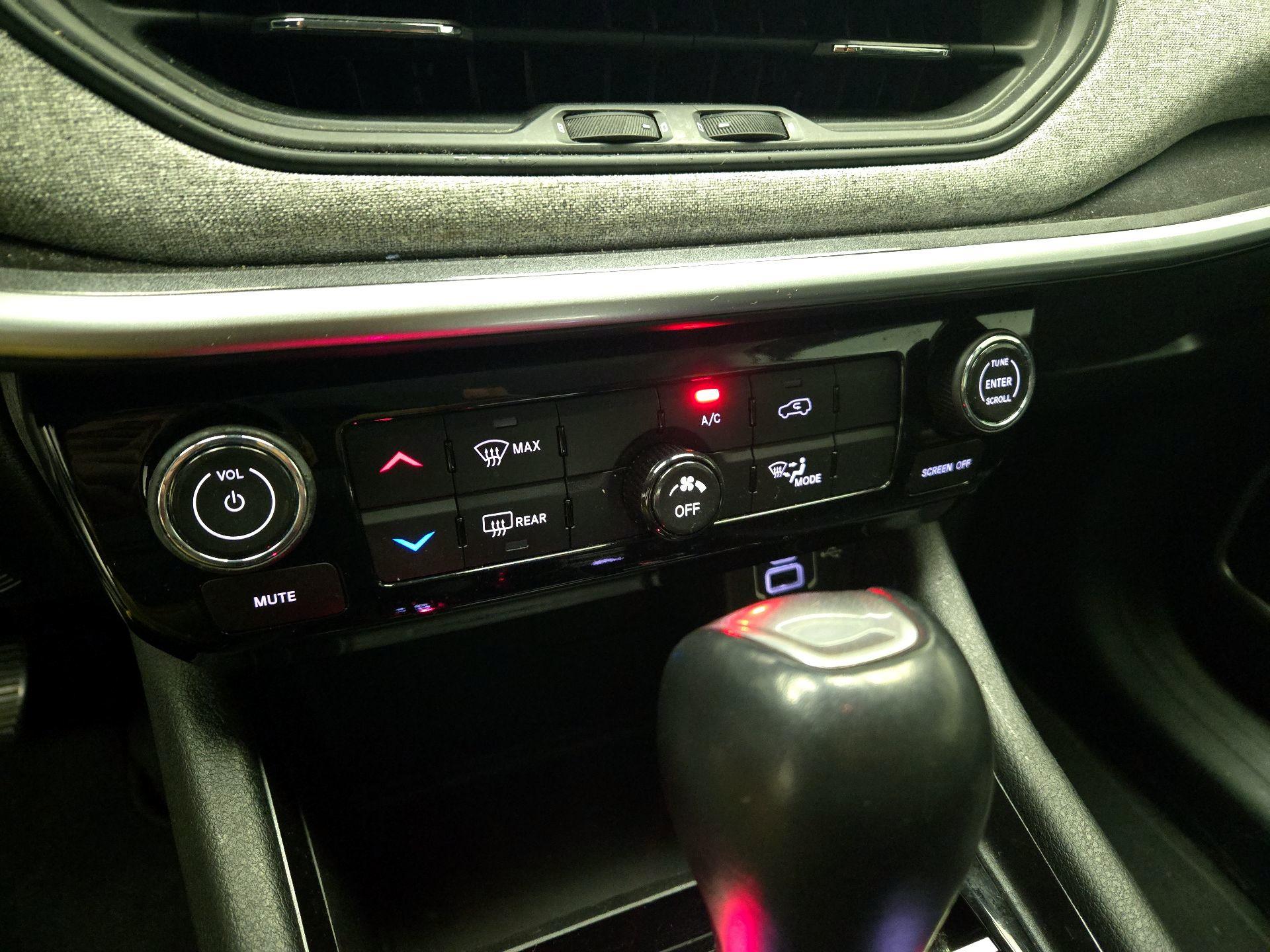 Thumbnail: 2022 Jeep Compass - 16