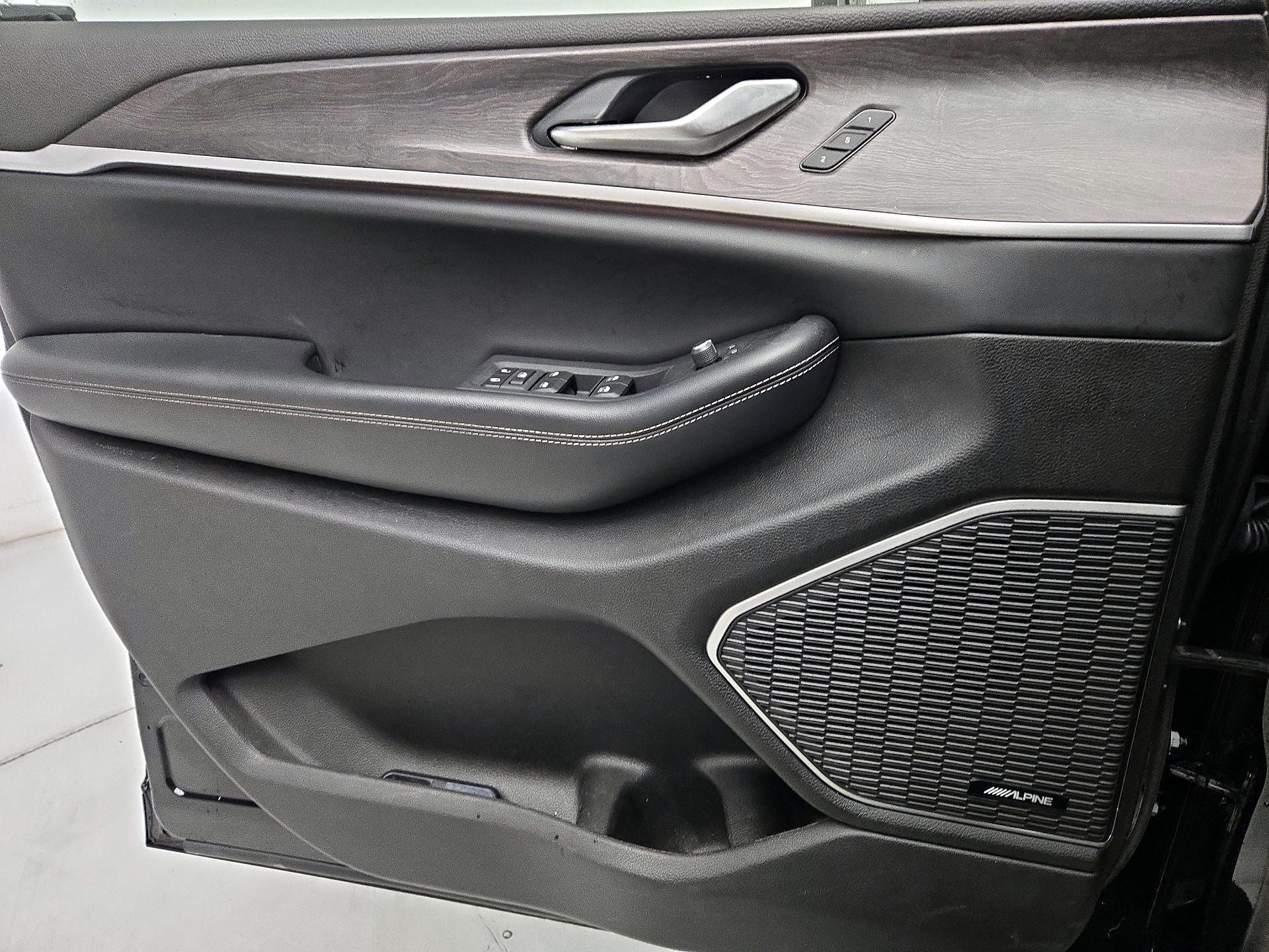 Thumbnail: 2022 Jeep Grand Cherokee - 12