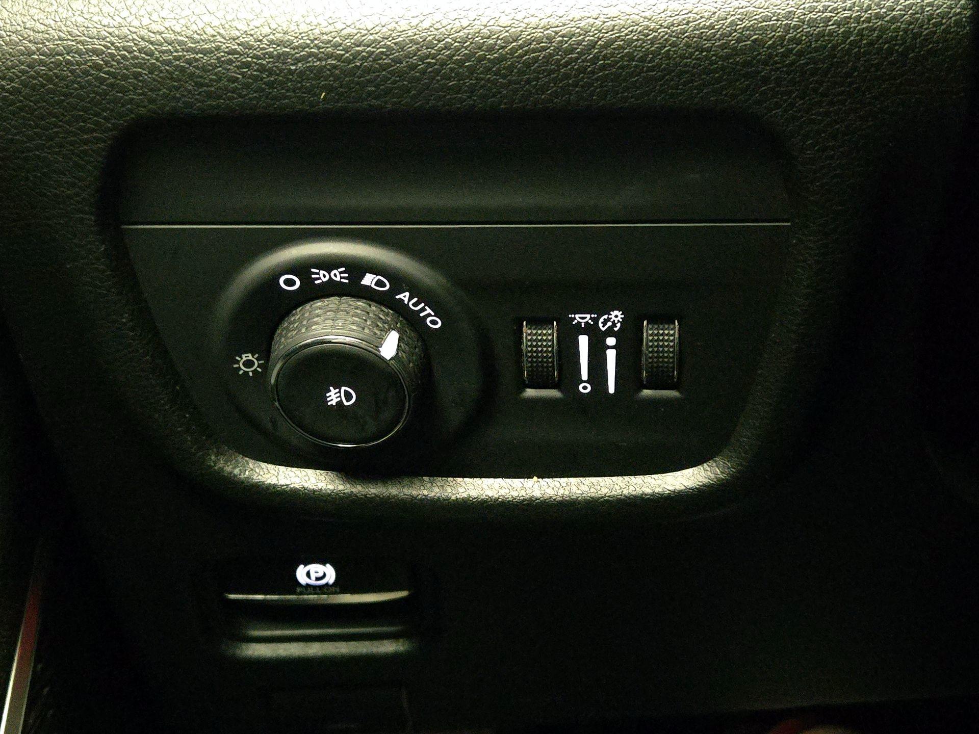 Thumbnail: 2022 Jeep Grand Cherokee - 13