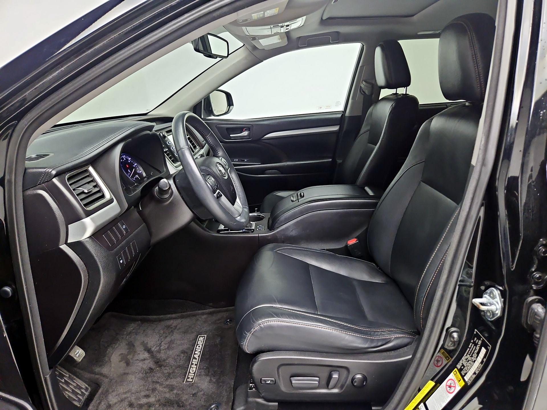 Thumbnail: 2016 Toyota Highlander - 11