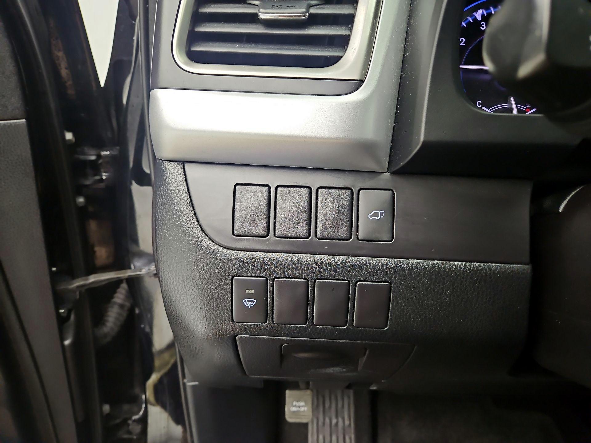 Thumbnail: 2016 Toyota Highlander - 13