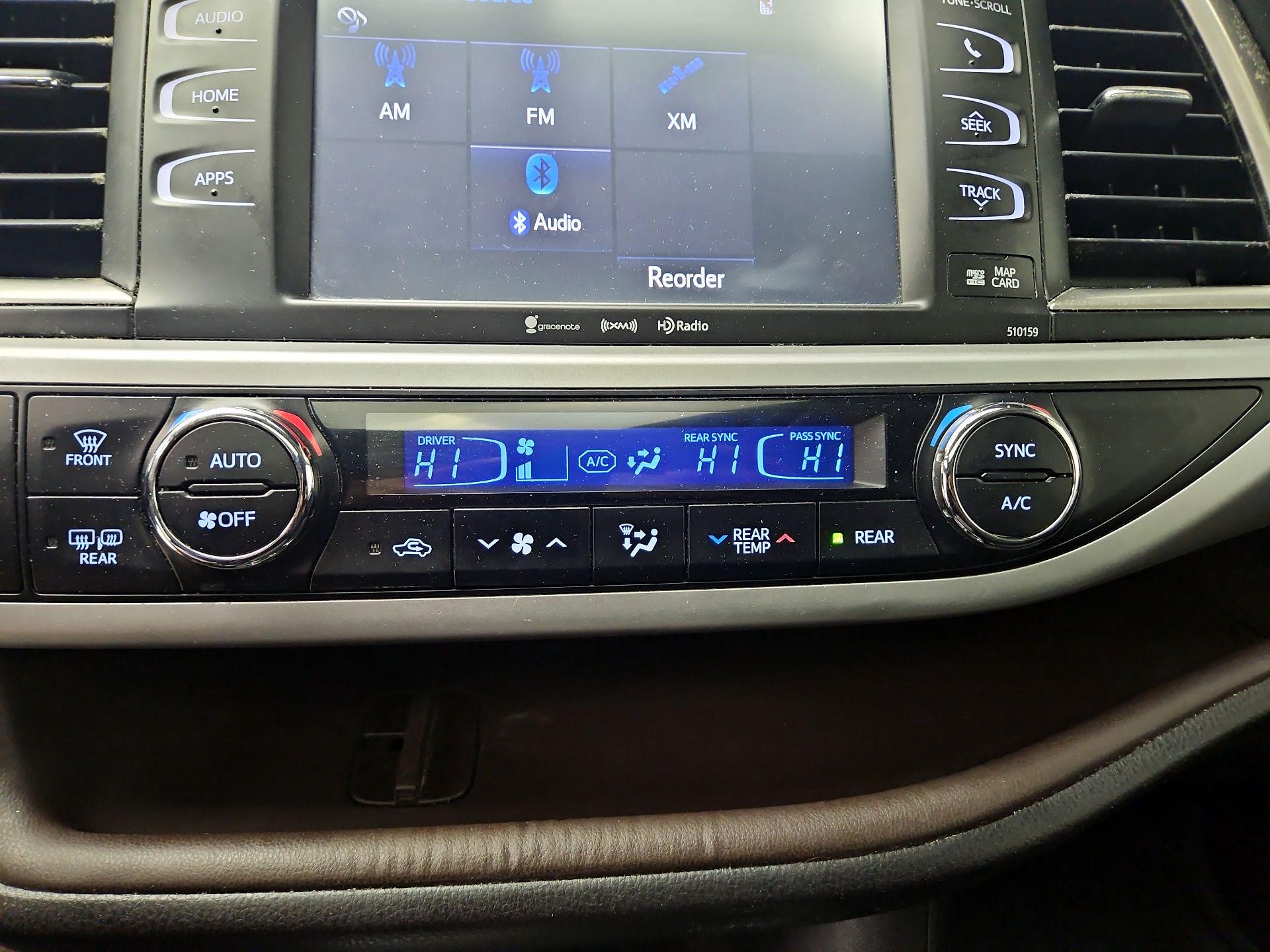 Thumbnail: 2016 Toyota Highlander - 17