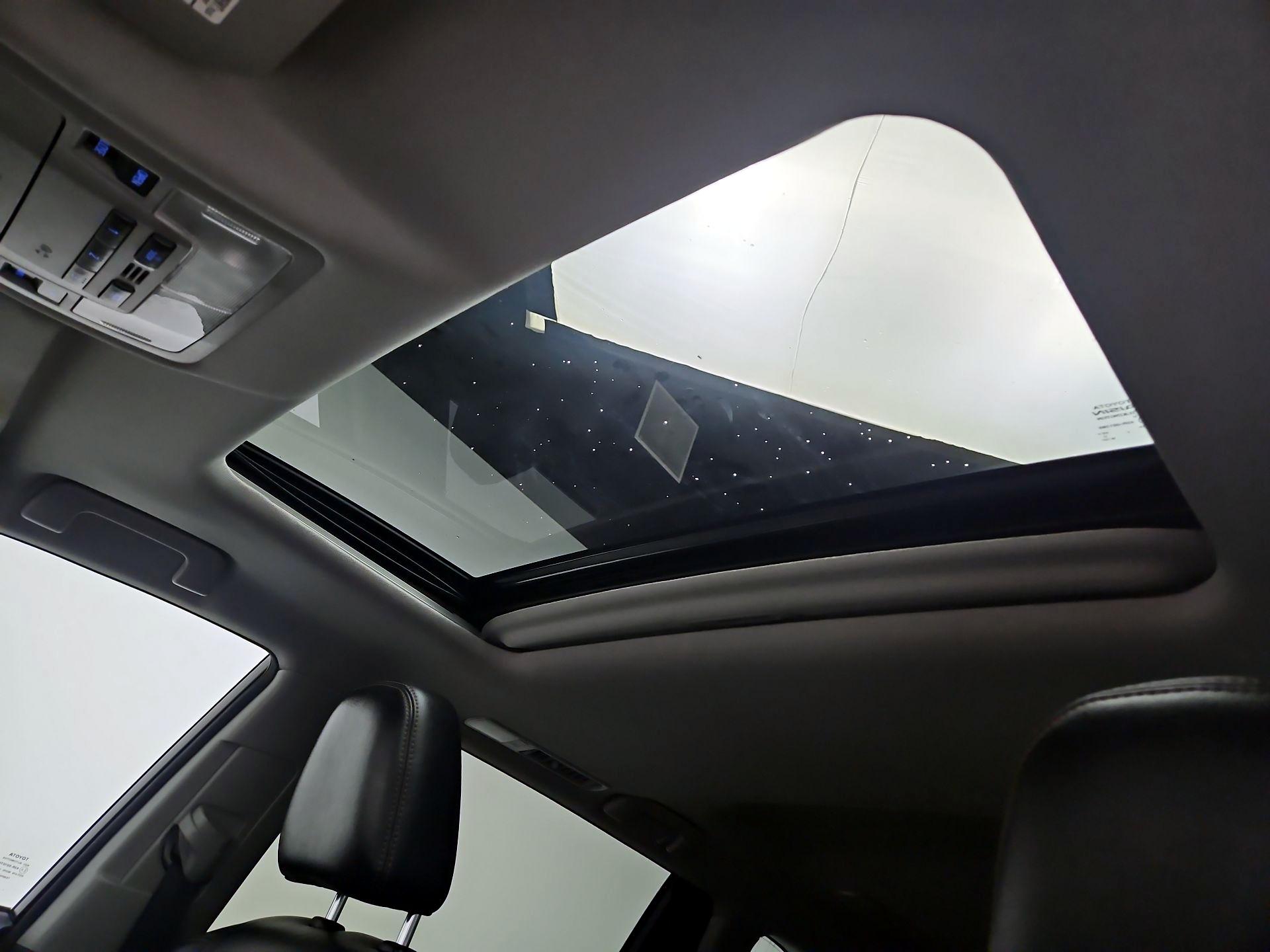 Thumbnail: 2016 Toyota Highlander - 20