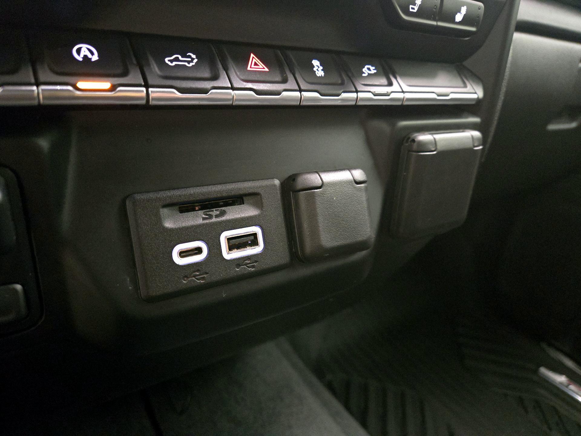 Thumbnail: 2020 Chevrolet Silverado 1500 - 18