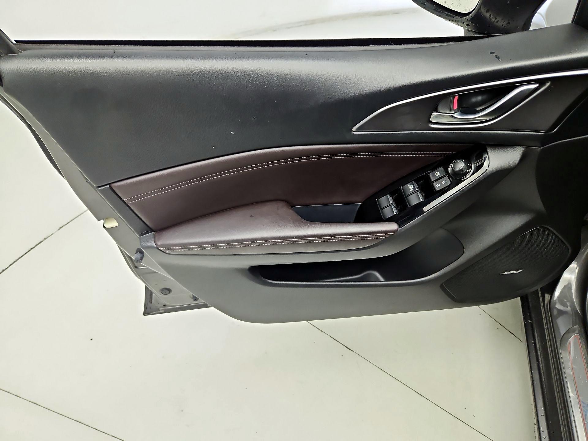 Thumbnail: 2017 Mazda Mazda3 - 12