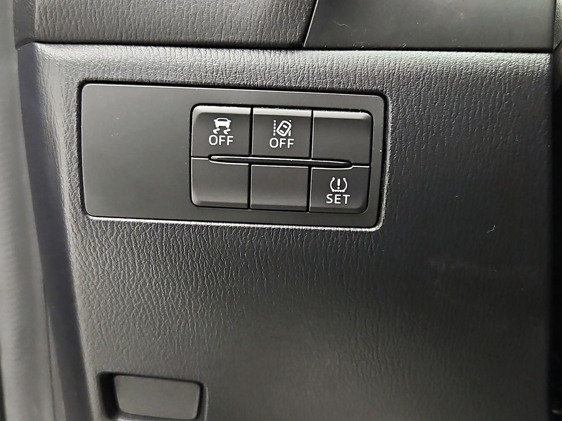 Thumbnail: 2017 Mazda Mazda3 - 13