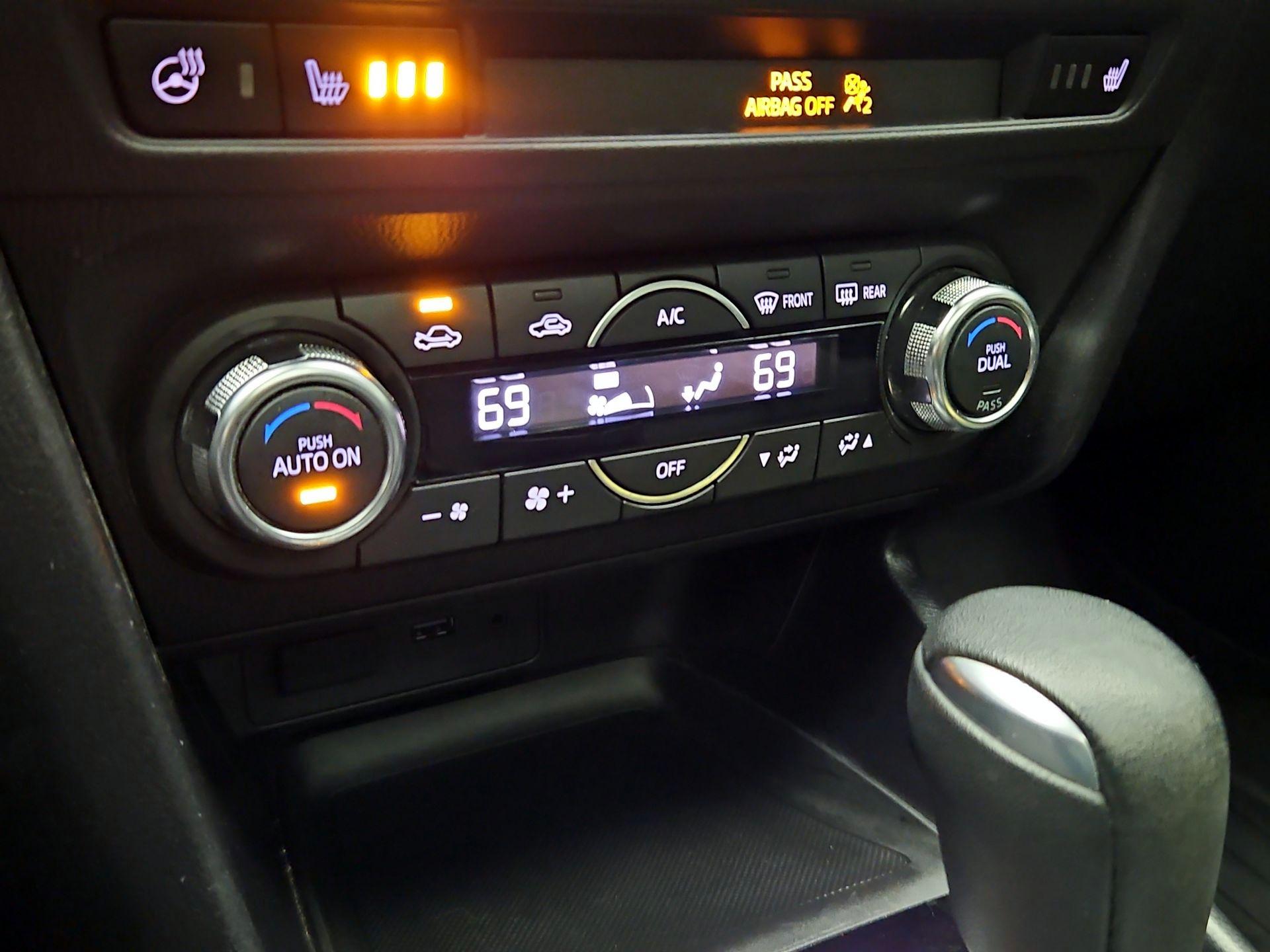 Thumbnail: 2017 Mazda Mazda3 - 17