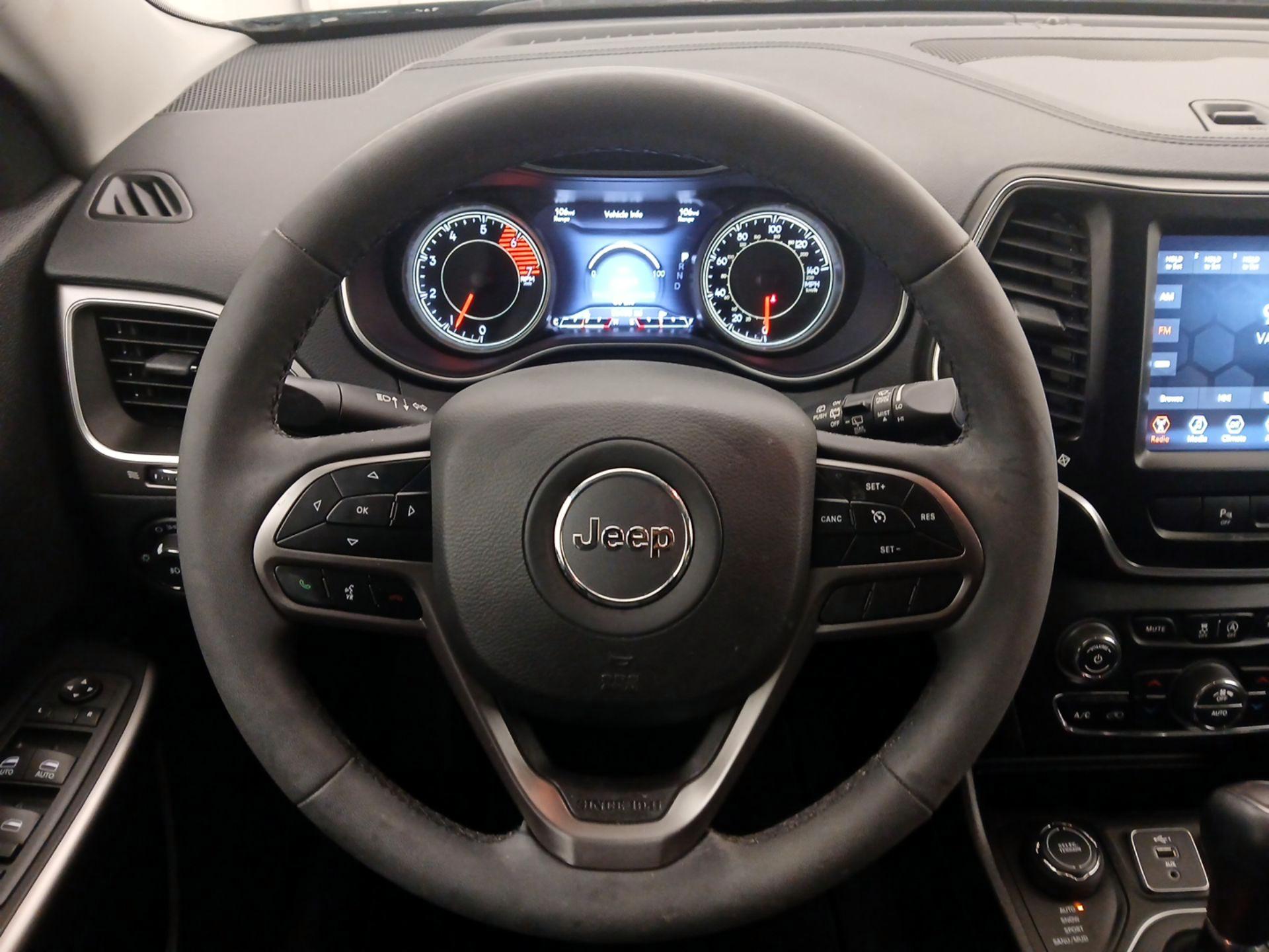 Thumbnail: 2022 Jeep Cherokee - 10