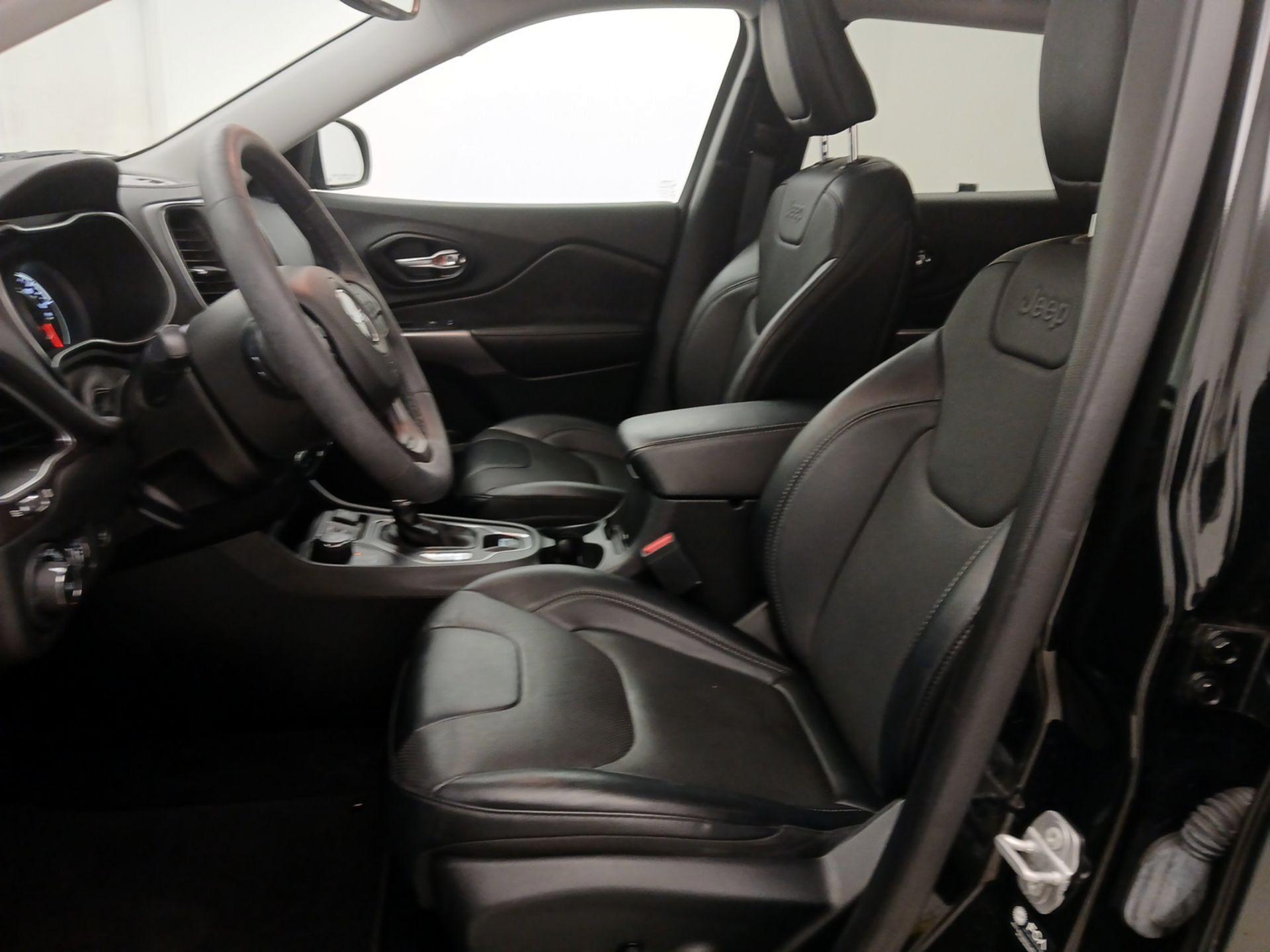 Thumbnail: 2022 Jeep Cherokee - 11