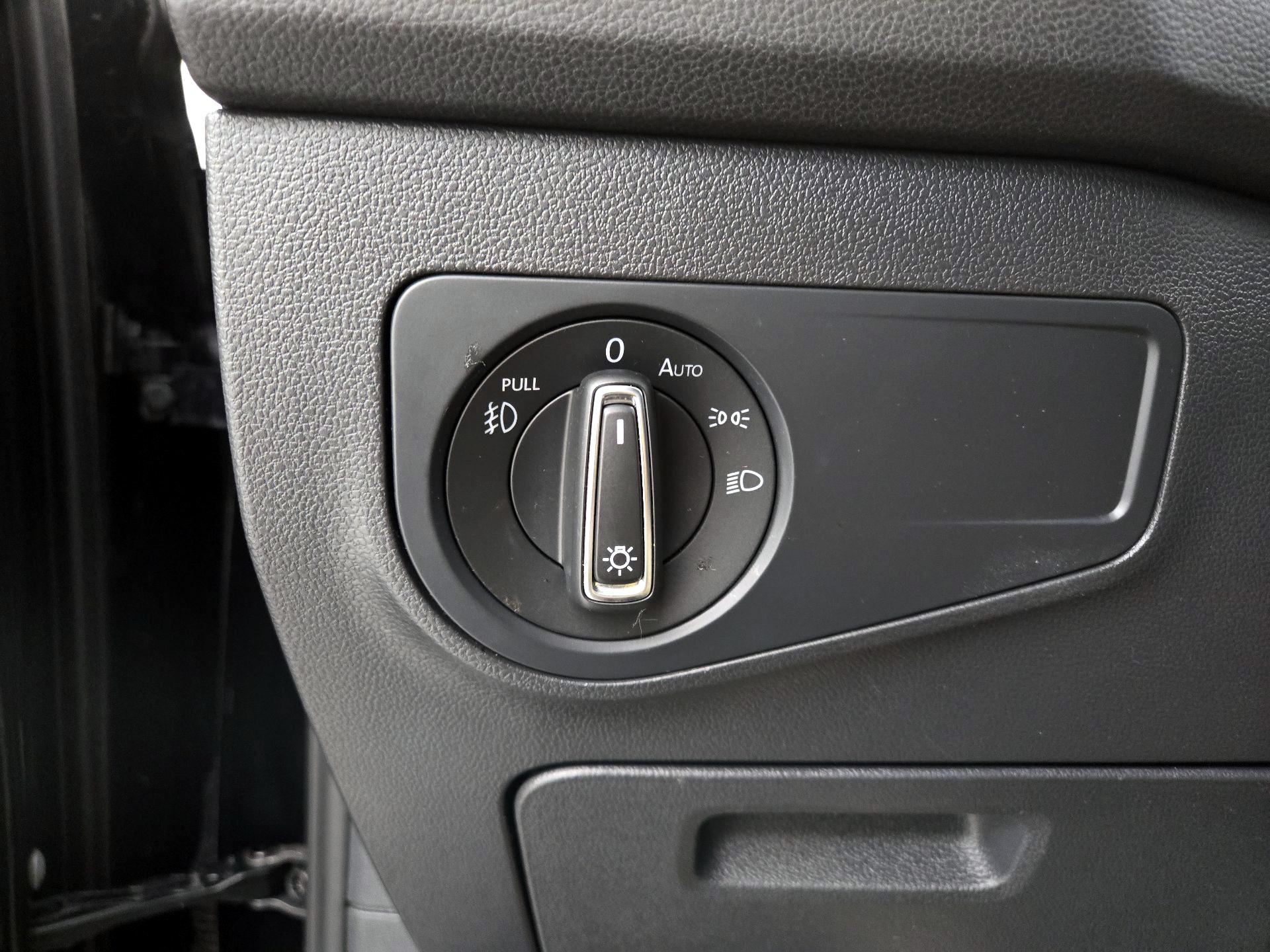 Thumbnail: 2021 Volkswagen Tiguan - 13