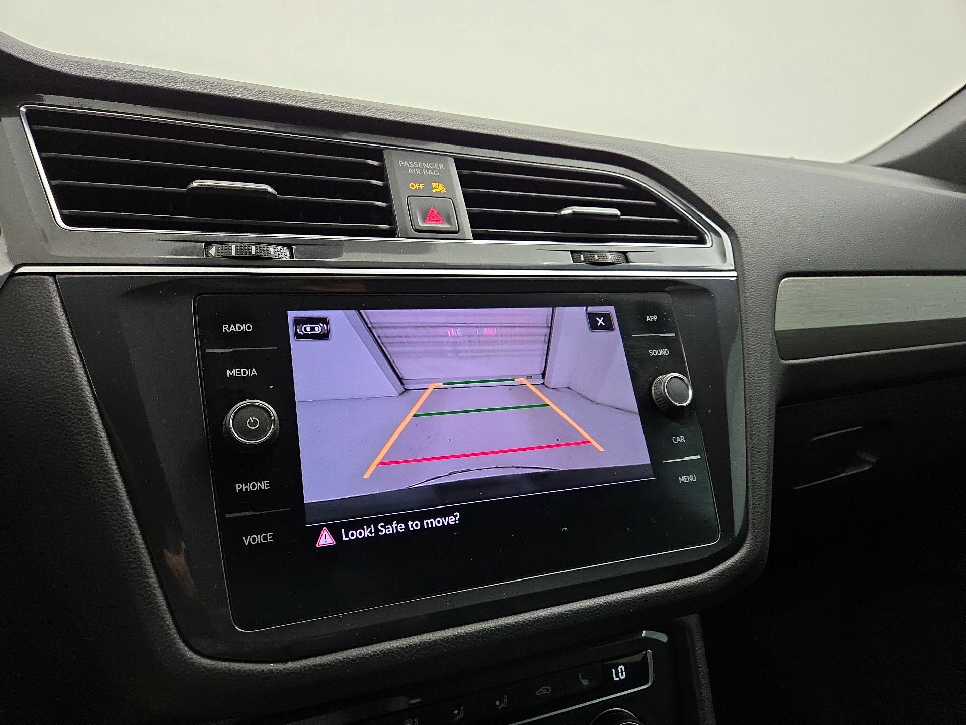 Thumbnail: 2021 Volkswagen Tiguan - 14