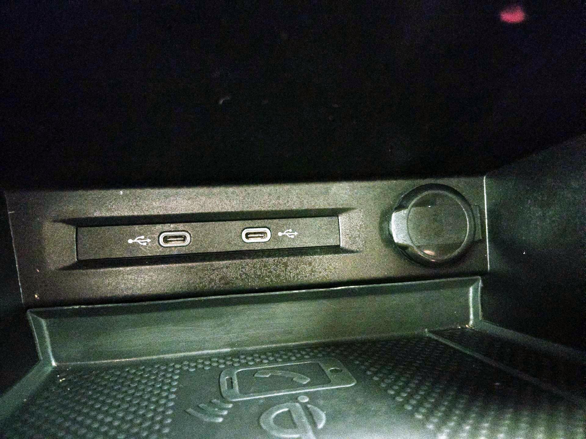 Thumbnail: 2021 Volkswagen Tiguan - 18