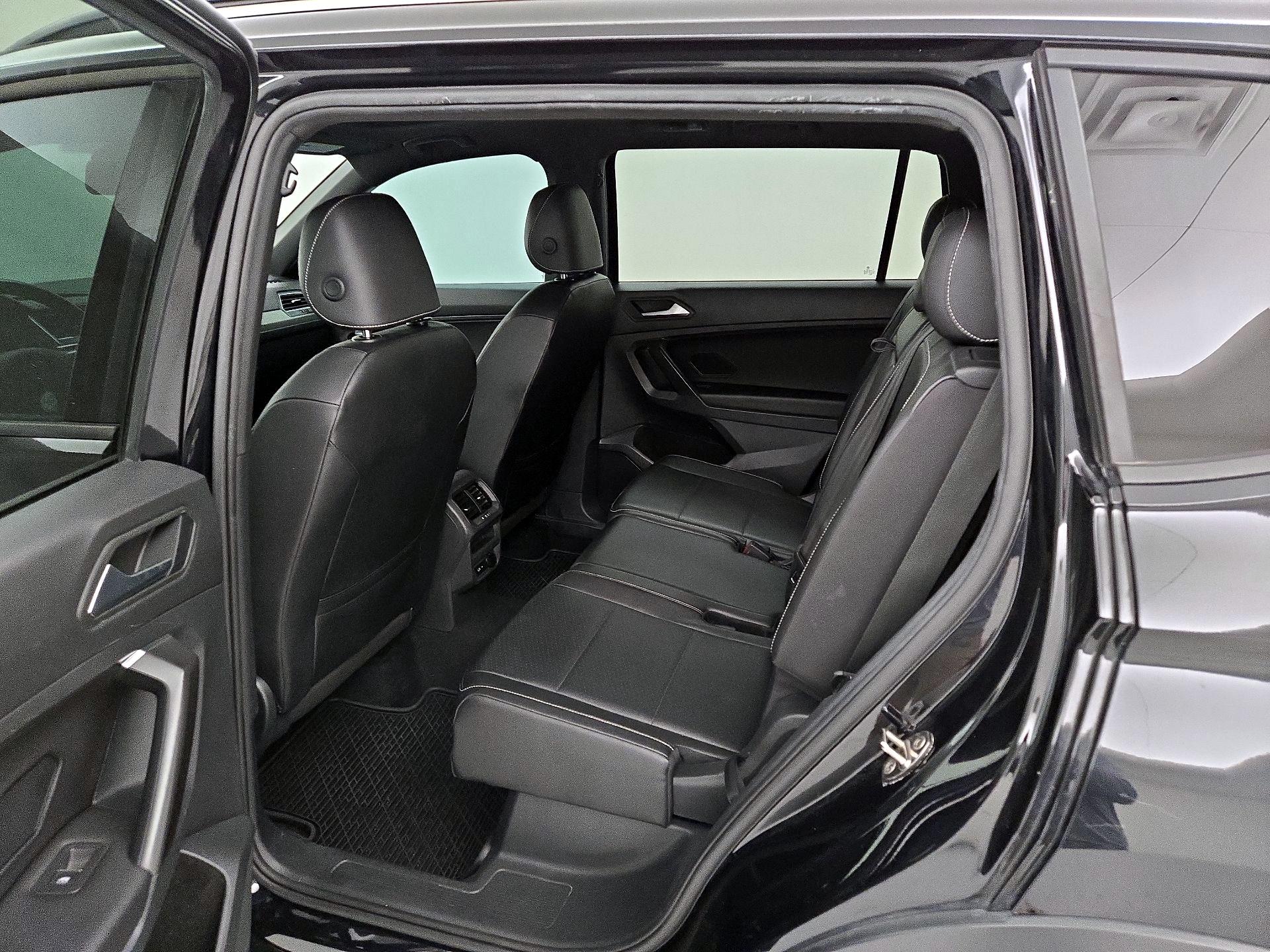 Thumbnail: 2021 Volkswagen Tiguan - 20