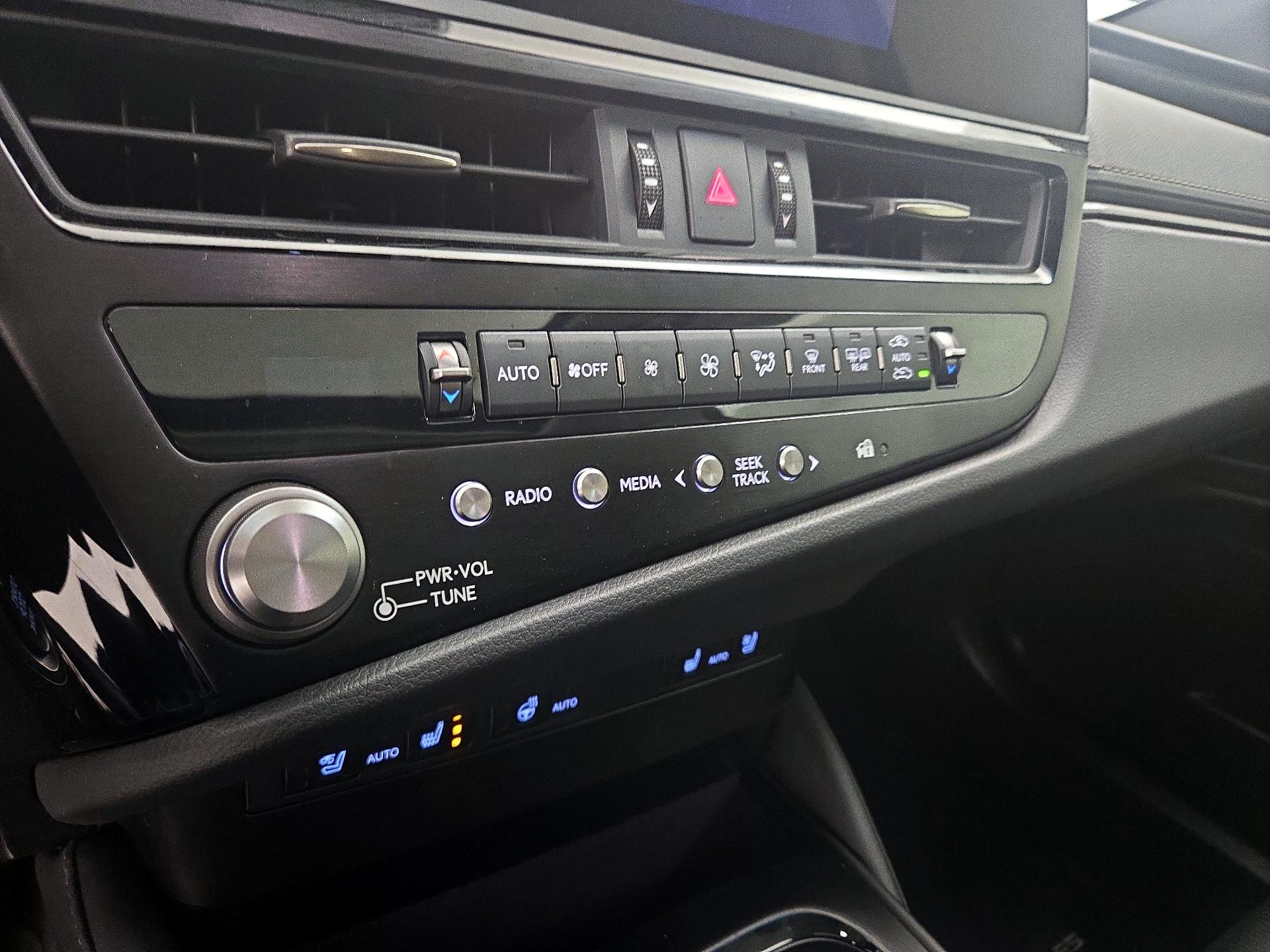 Thumbnail: 2025 Lexus ES - 16