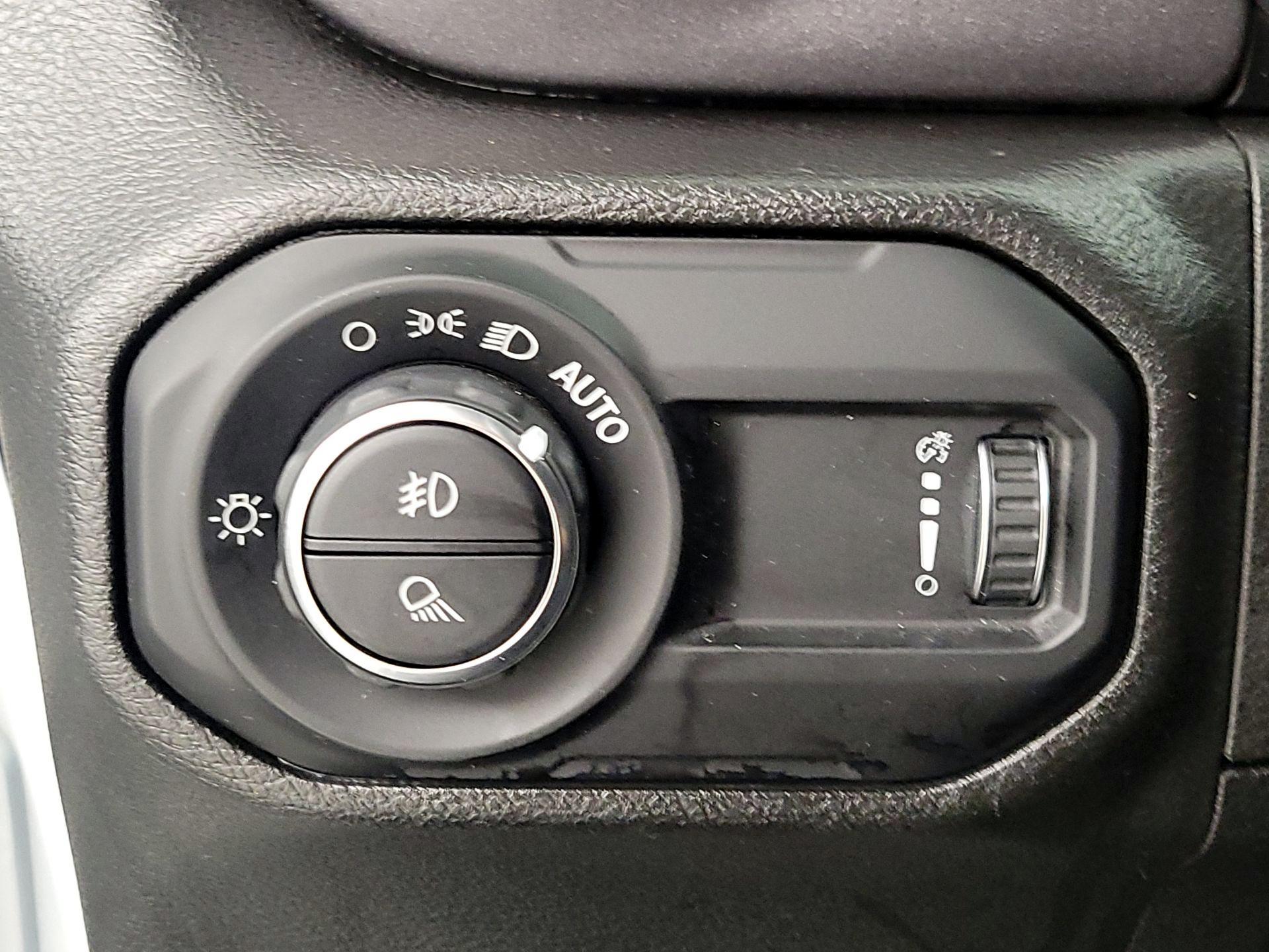 Thumbnail: 2023 Jeep Gladiator - 13