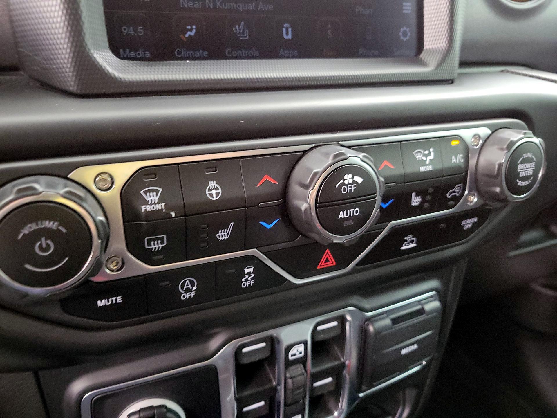 Thumbnail: 2023 Jeep Gladiator - 17