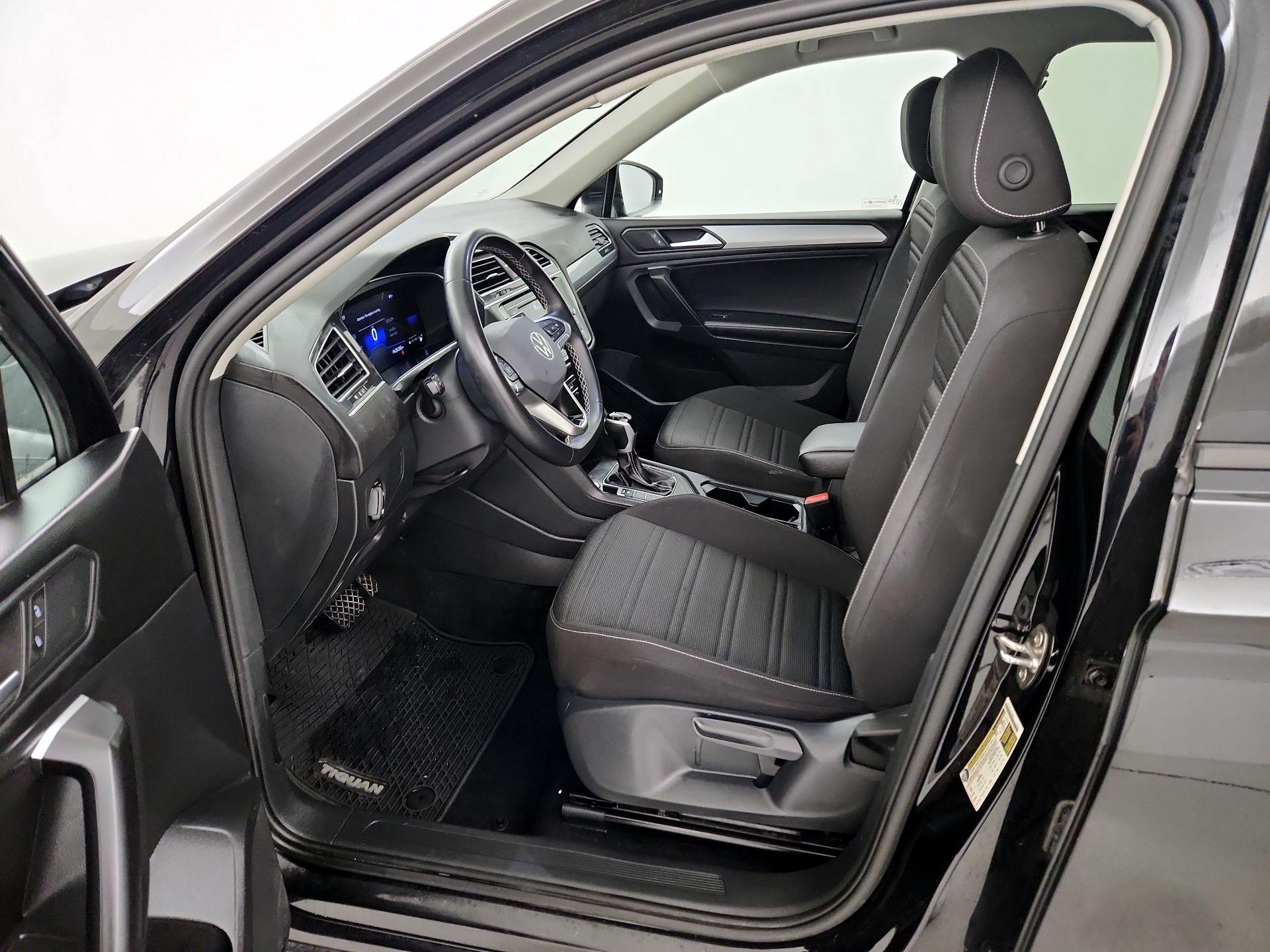 Thumbnail: 2024 Volkswagen Tiguan - 11