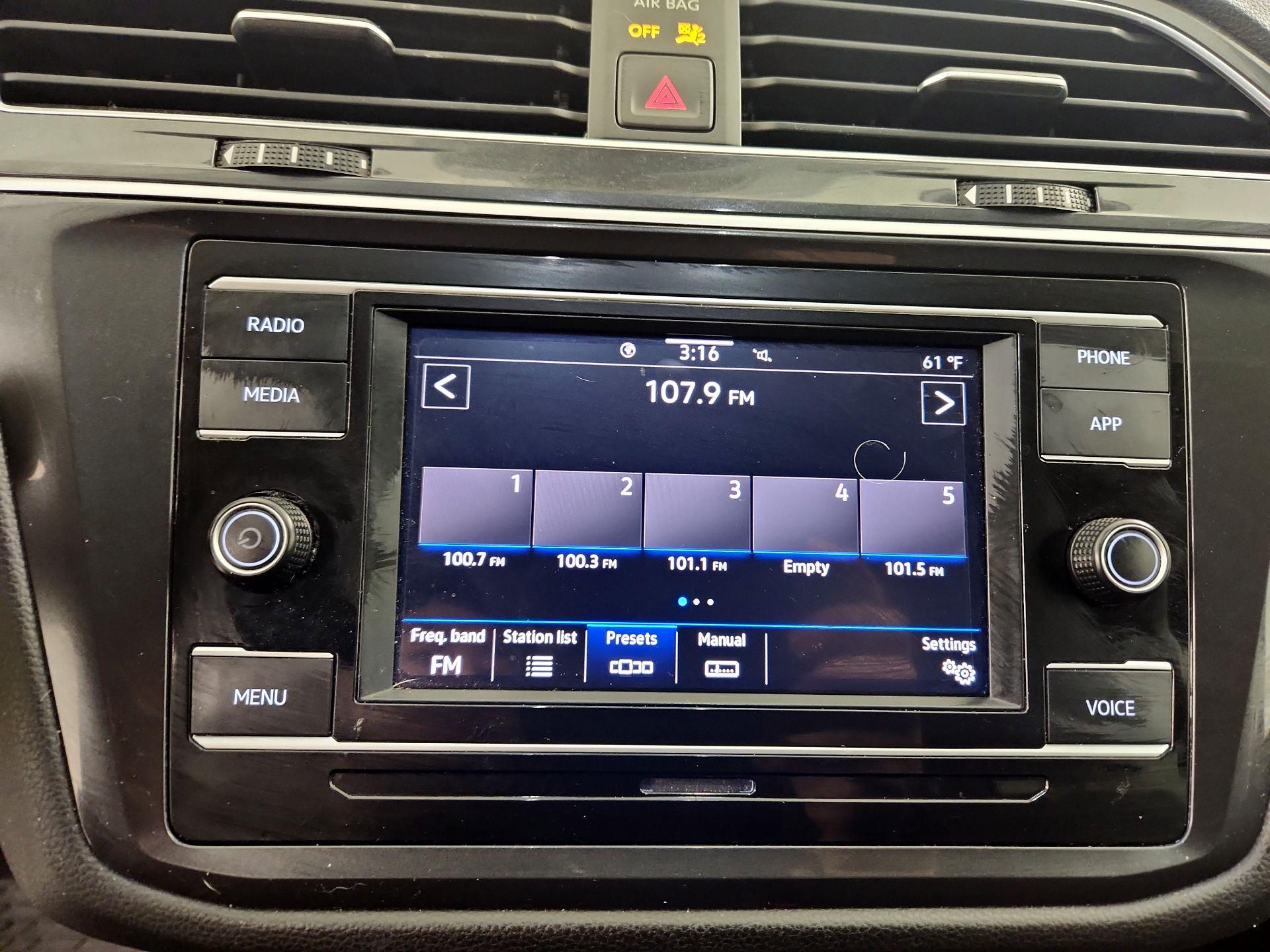 Thumbnail: 2024 Volkswagen Tiguan - 15