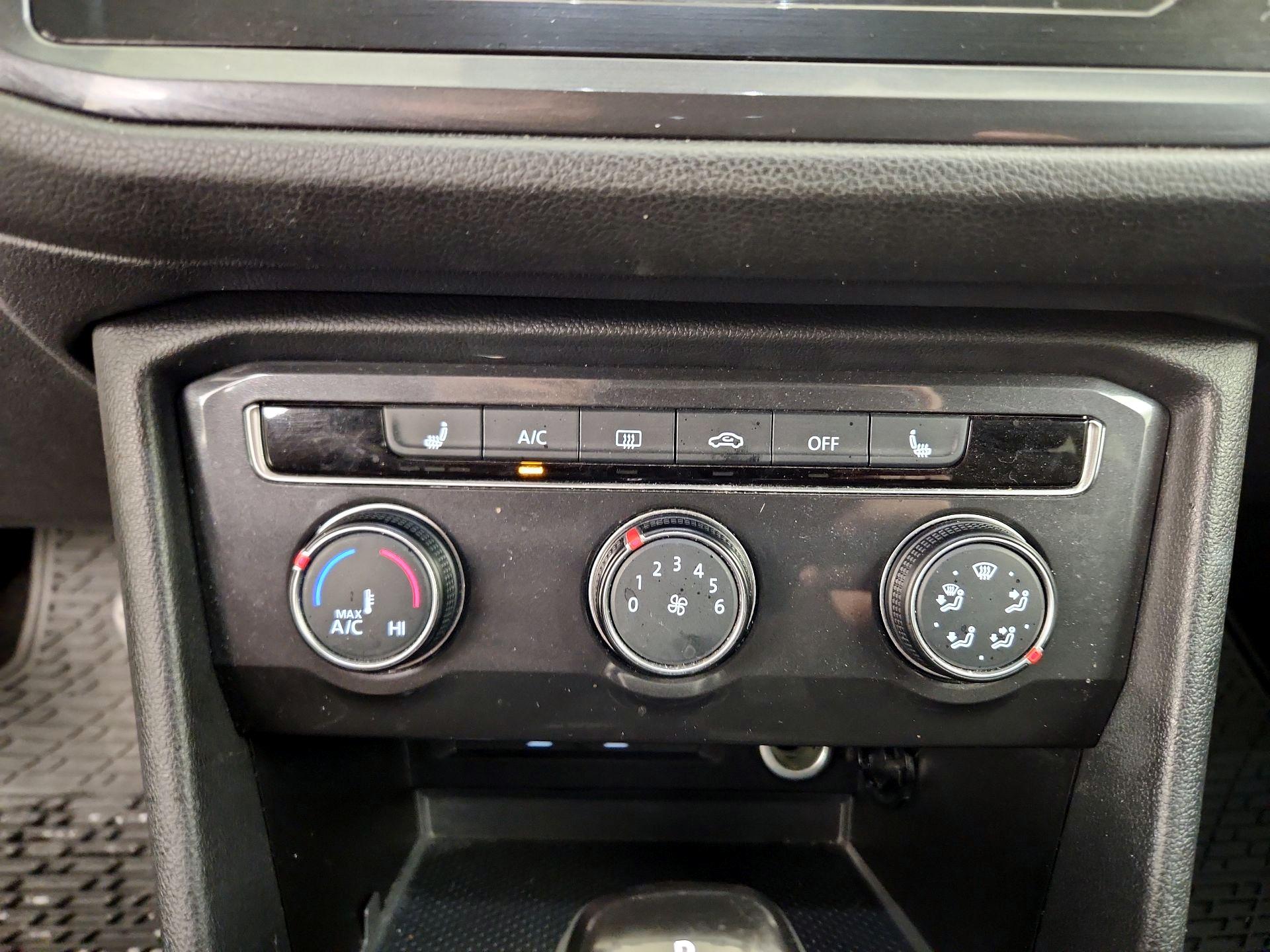 Thumbnail: 2024 Volkswagen Tiguan - 16